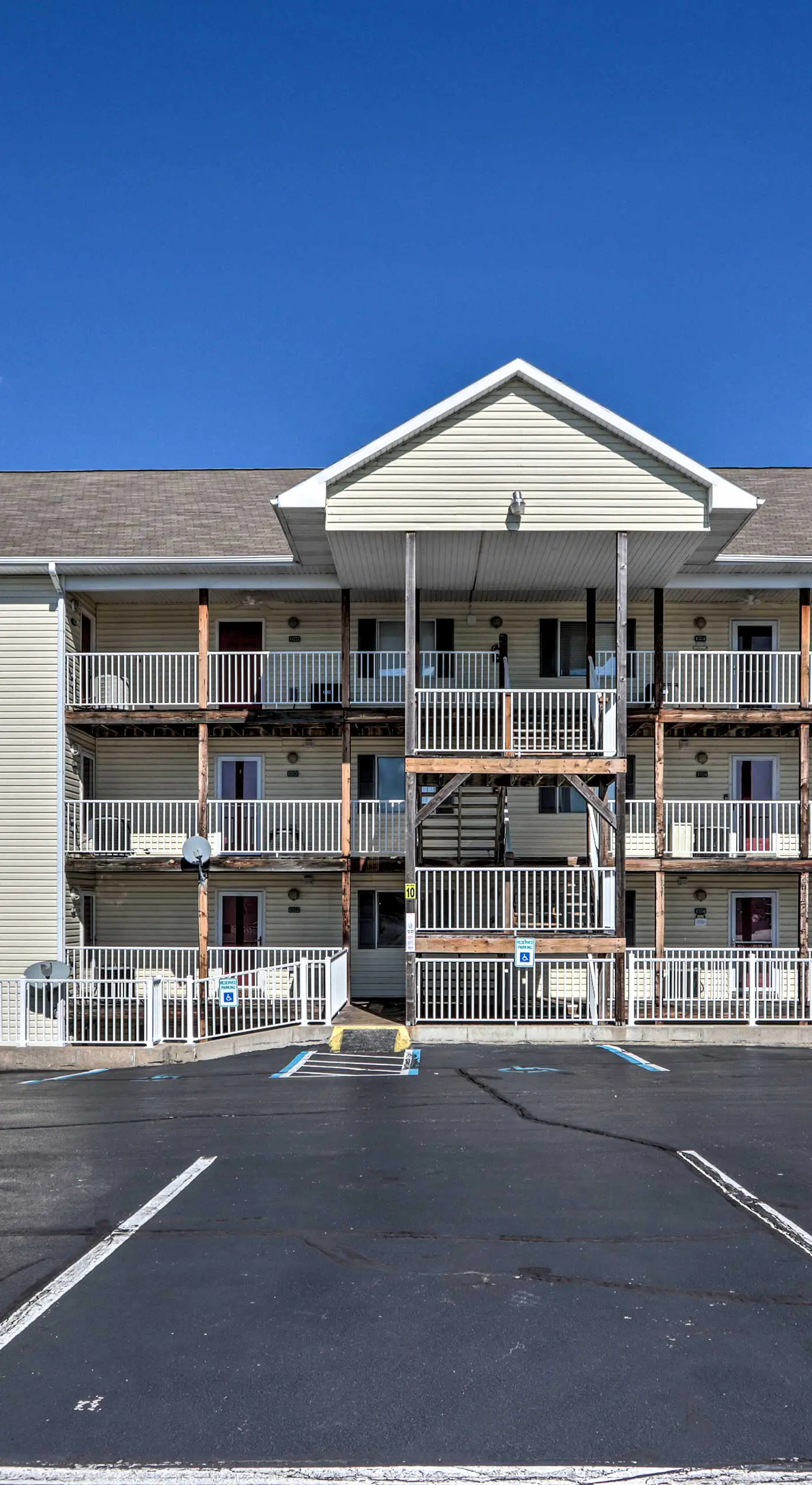 Pool Access! Lake-View Retreat in Osage Beach
