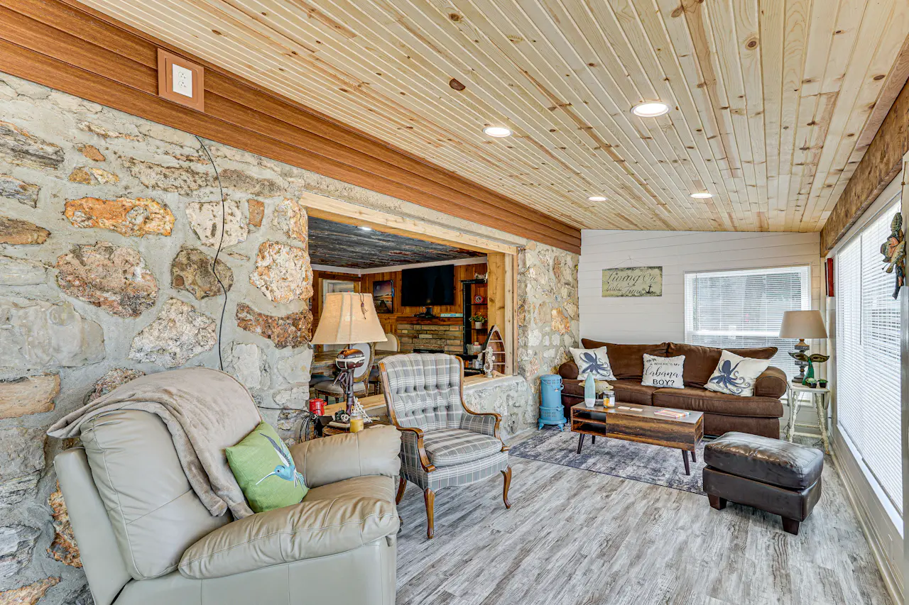 3 Cabins! Lakefront Reunion Retreat in Rocky Mount | 6 Bed Rocky Mount ...