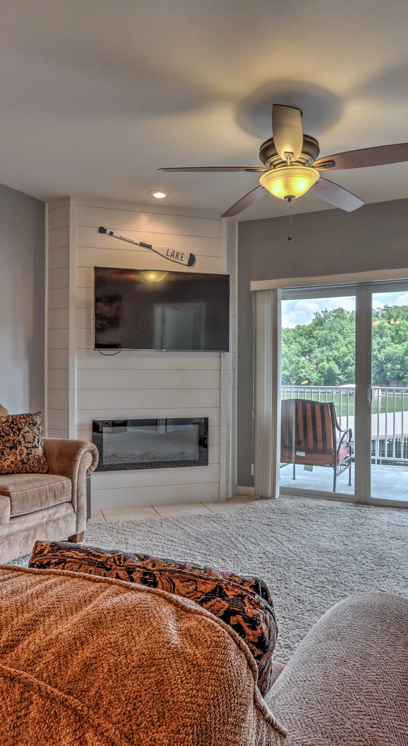 Lake & Poolside Fun! Water-View Camdenton Condo