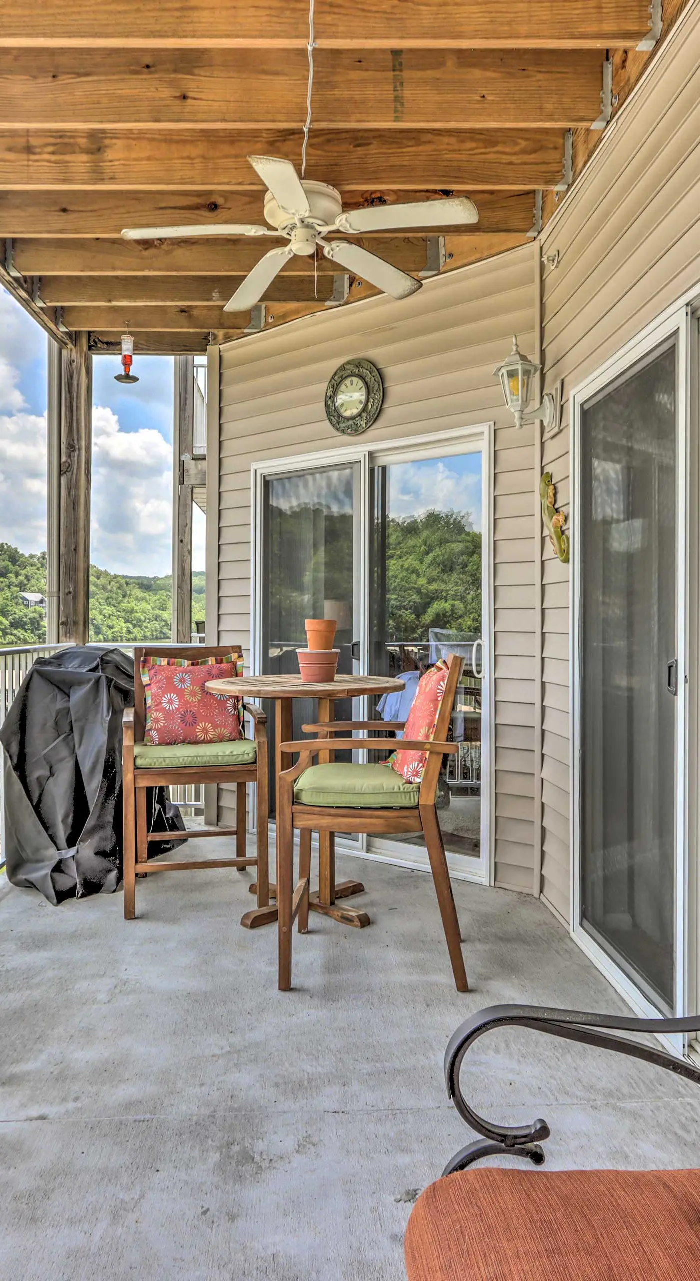 Lake & Poolside Fun! Water-View Camdenton Condo