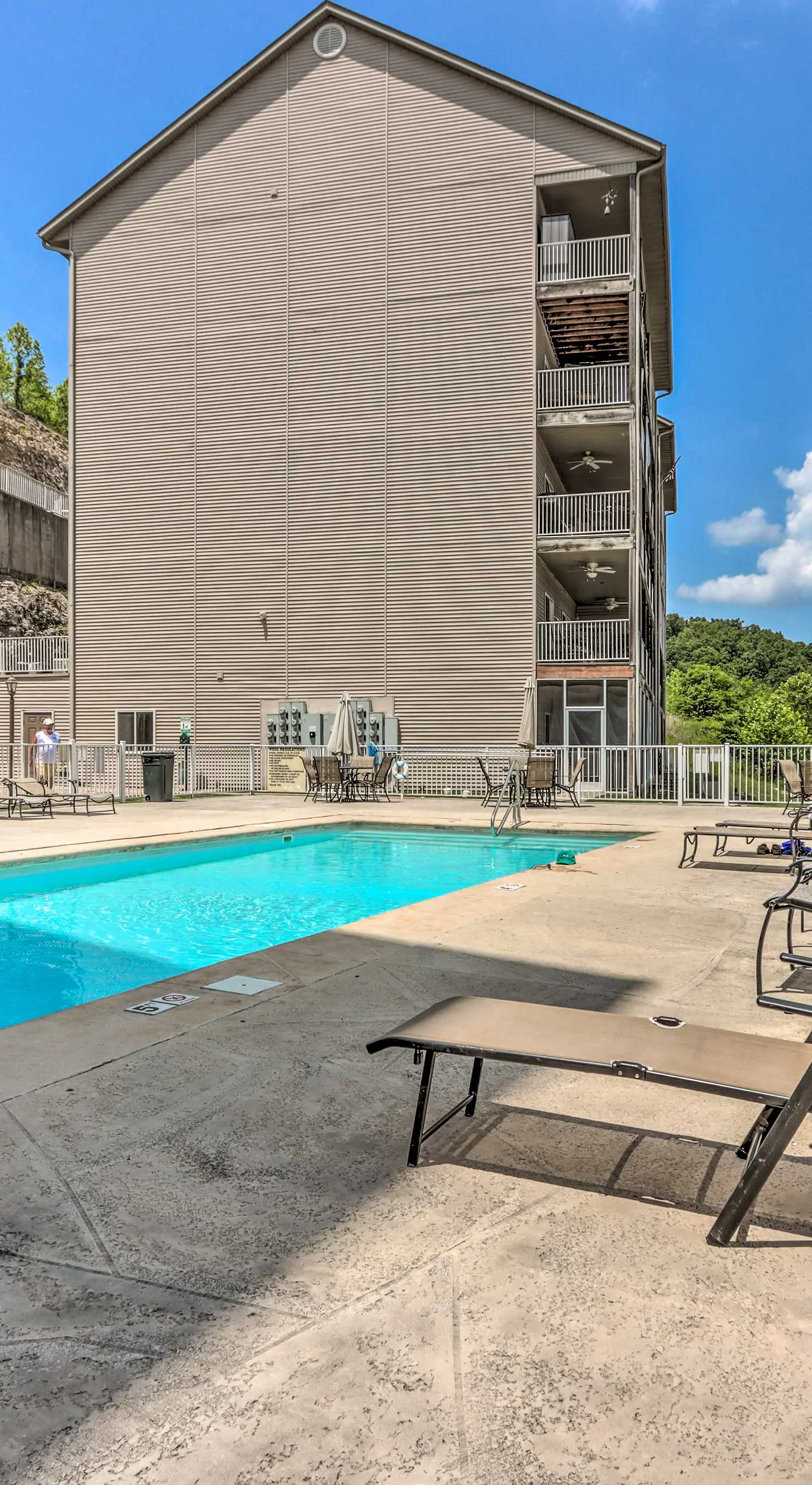 Lake & Poolside Fun! Water-View Camdenton Condo