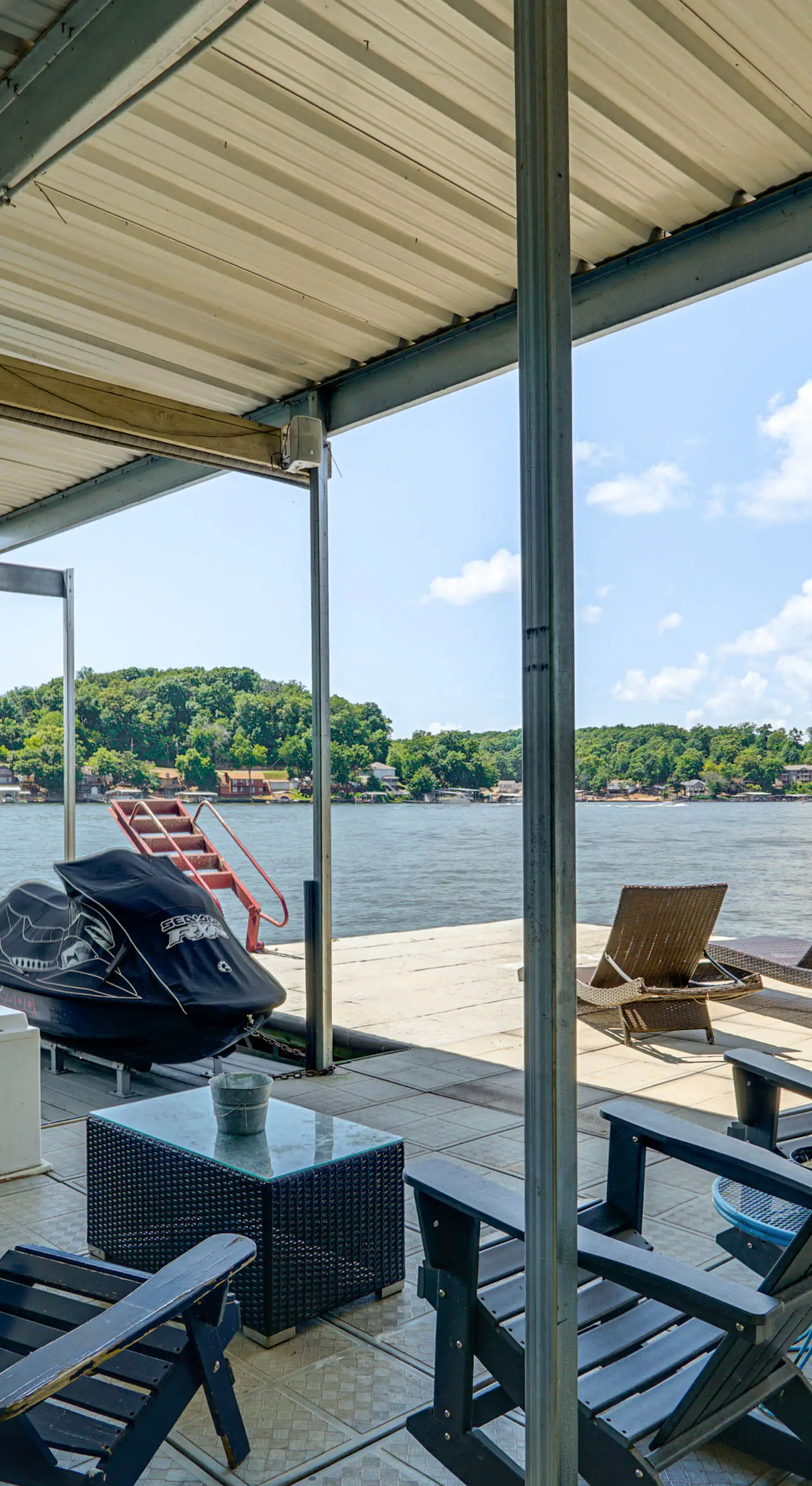 Hot Tub & Dock! Group Getaway in Lake Ozark