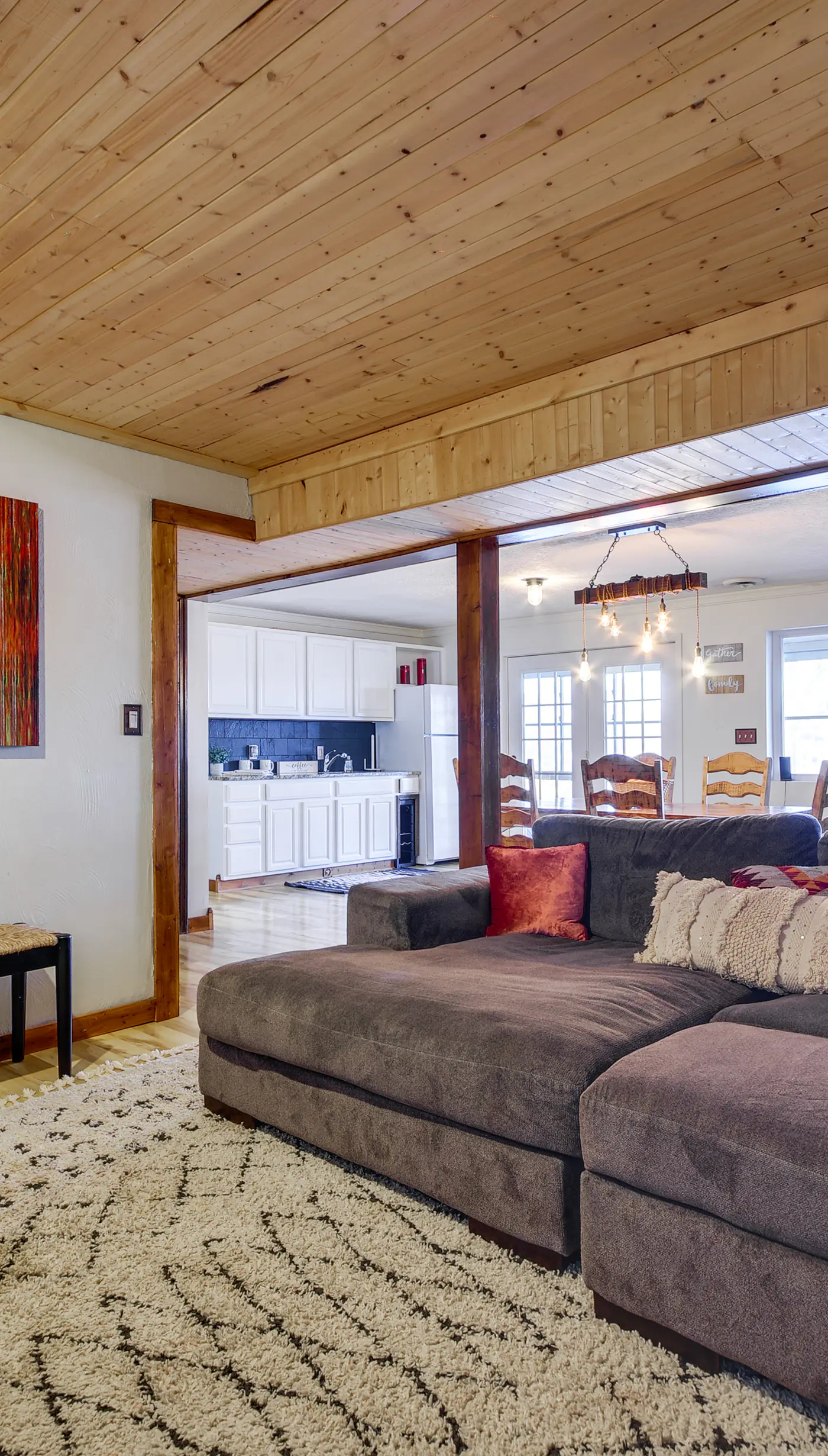 Hot Tub & Dock! Group Getaway in Lake Ozark
