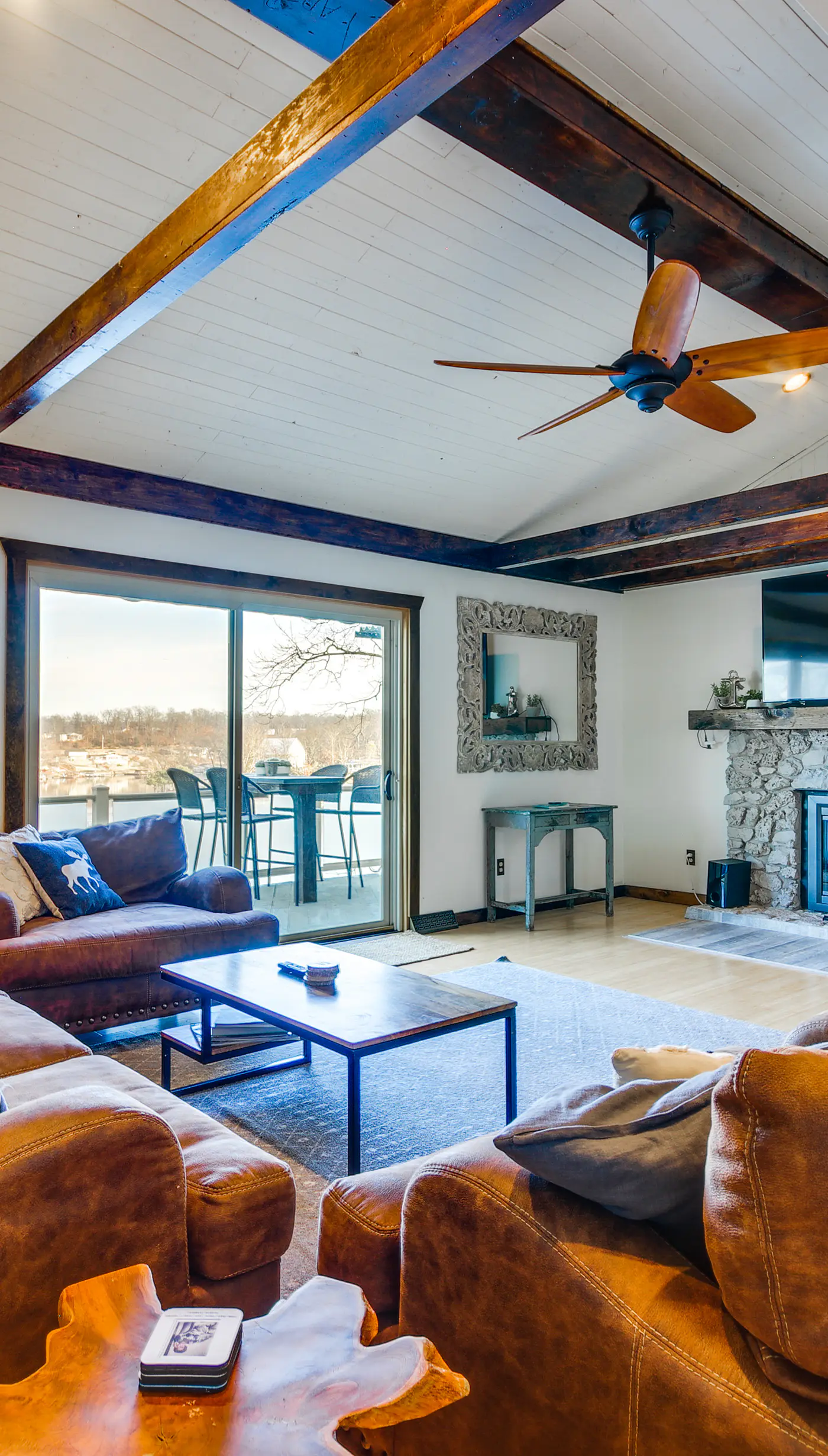 Hot Tub & Dock! Group Getaway in Lake Ozark