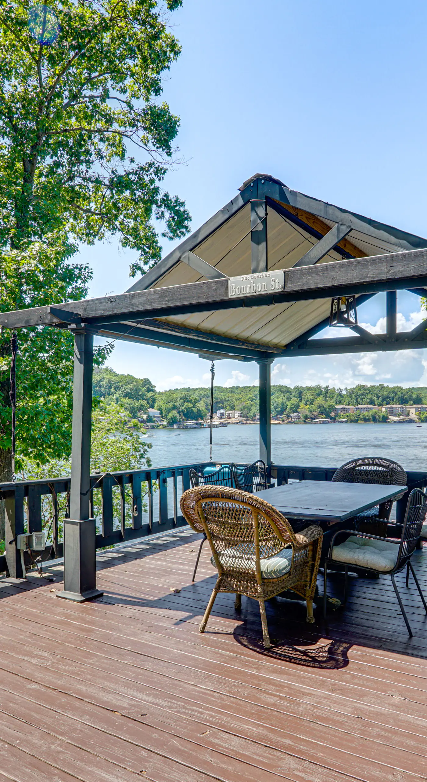 Hot Tub & Dock! Group Getaway in Lake Ozark