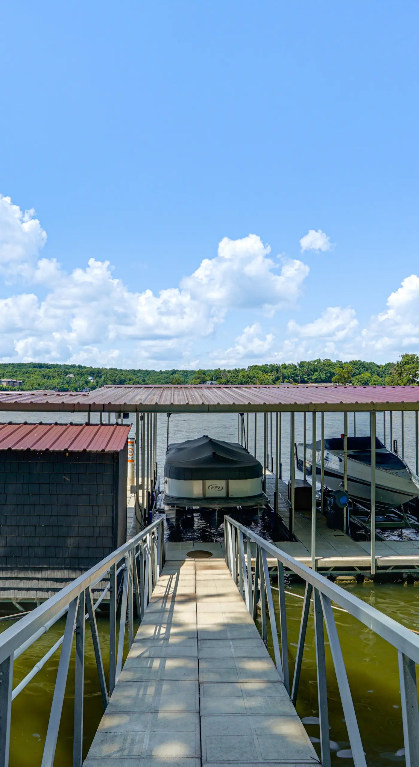 Hot Tub & Dock! Group Getaway in Lake Ozark