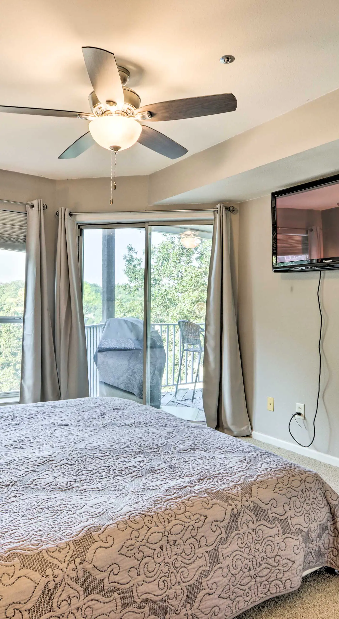 Beach & Pool Access: Lake of the Ozarks Condo!
