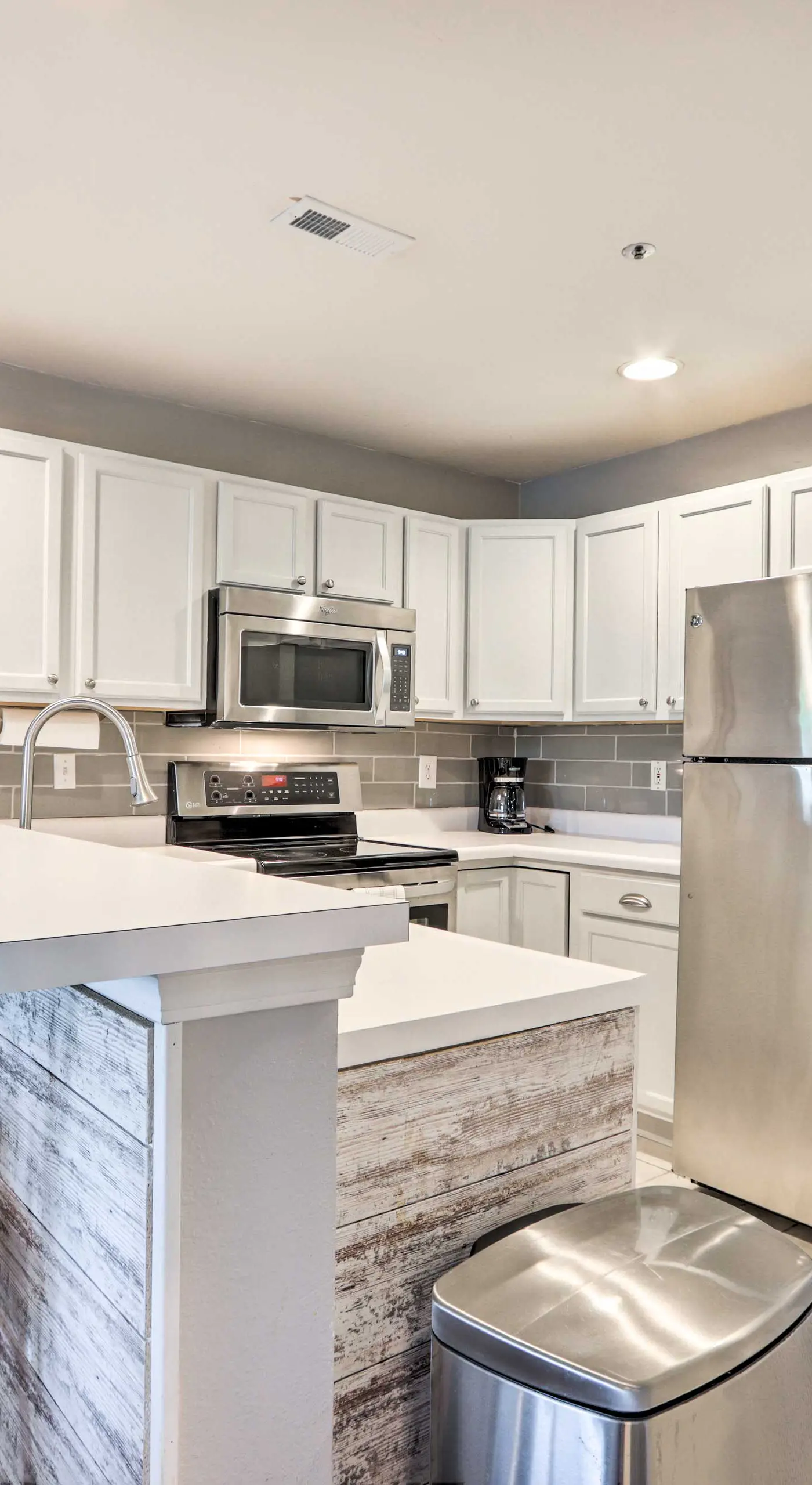 Beach & Pool Access: Lake of the Ozarks Condo!