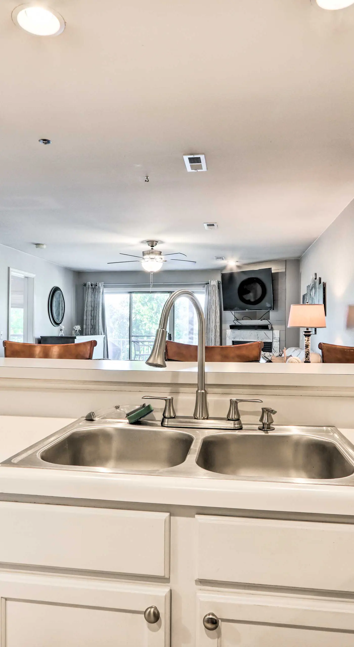 Beach & Pool Access: Lake of the Ozarks Condo!