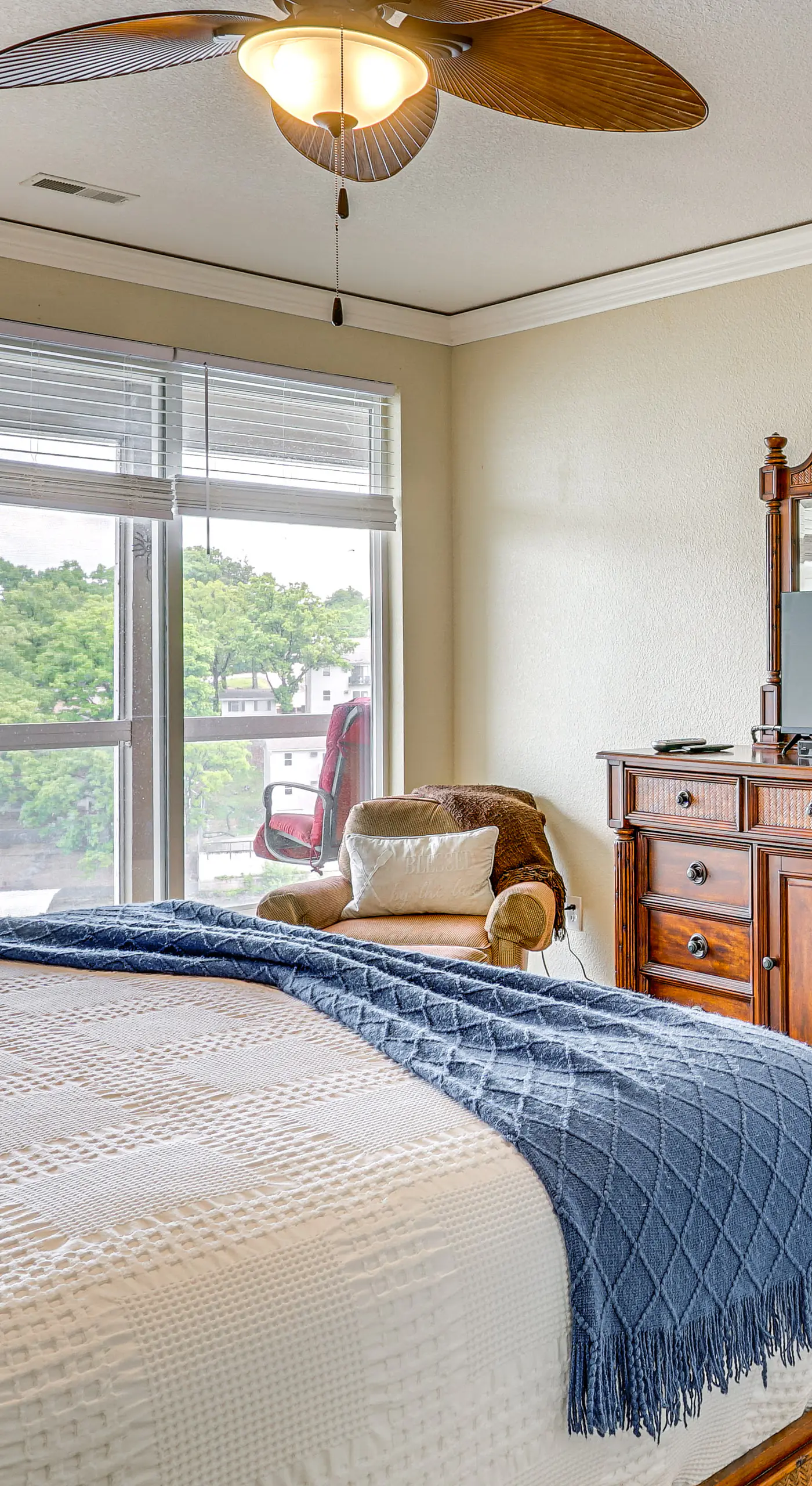 Relax by Pools: Top-Floor Lands End Corner Unit