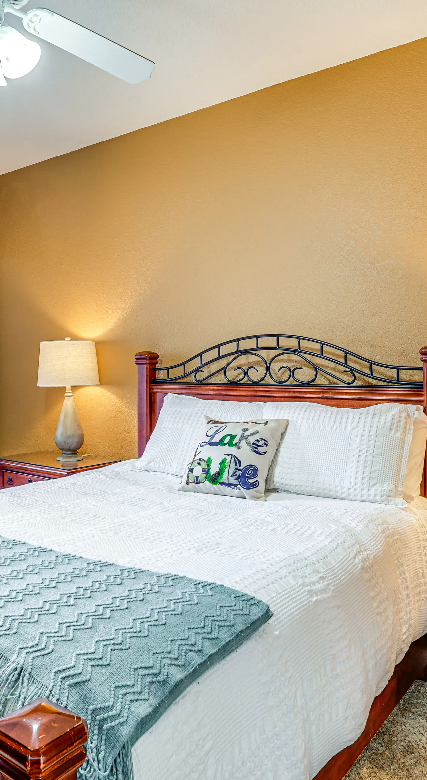 Relax by Pools: Top-Floor Lands End Corner Unit