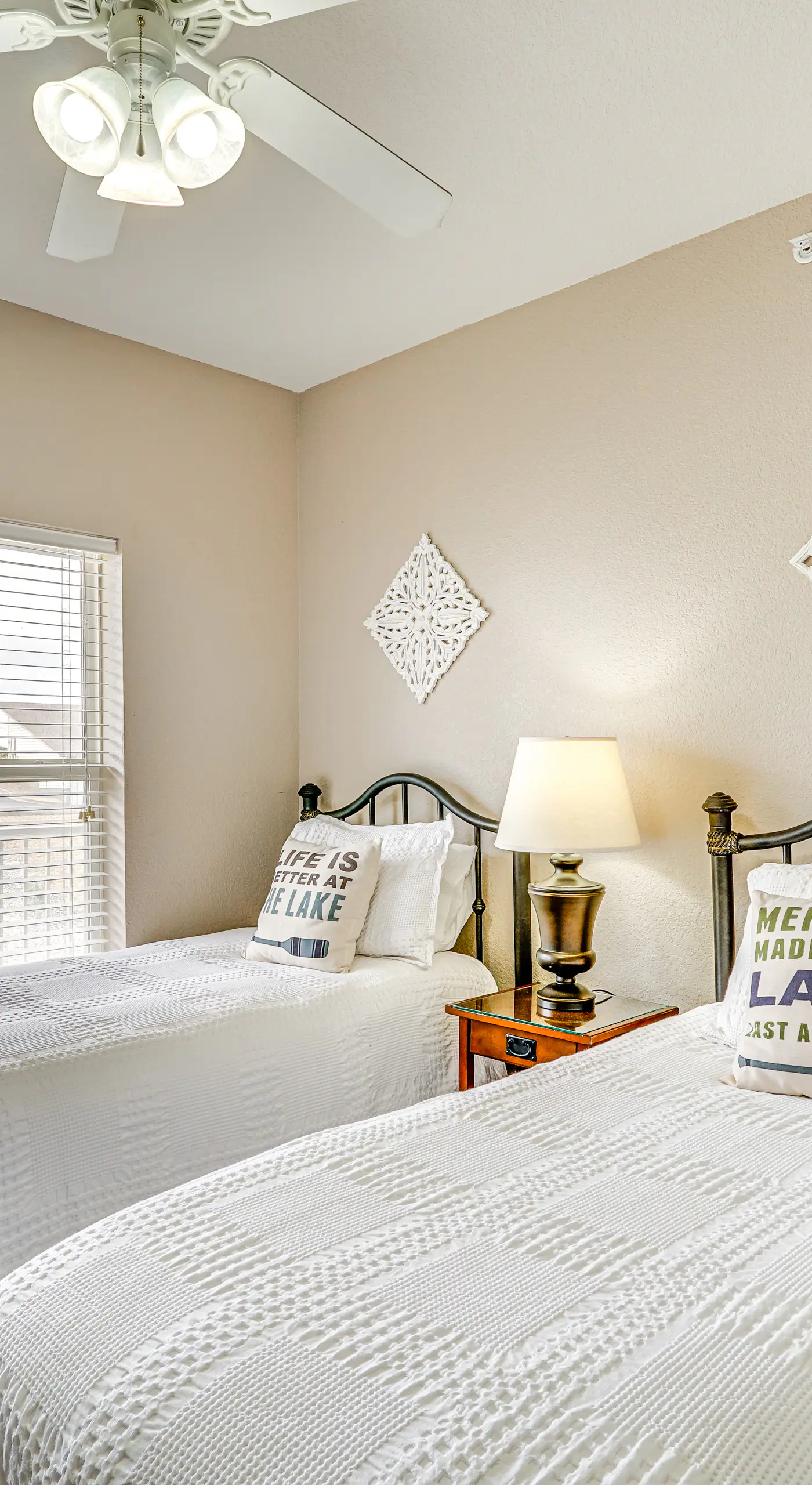 Relax by Pools: Top-Floor Lands End Corner Unit