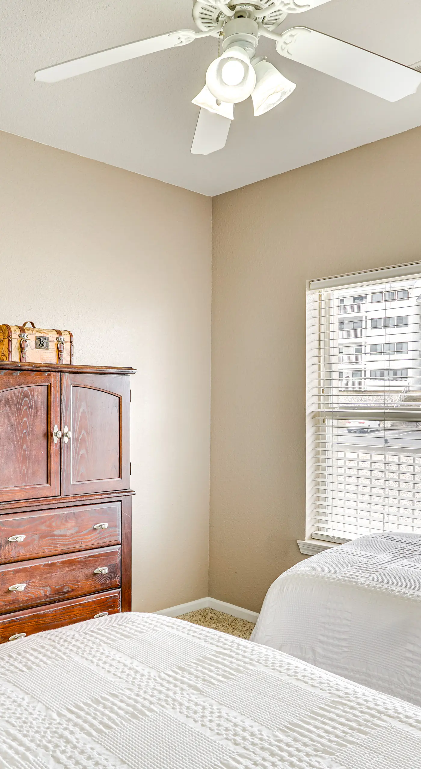 Relax by Pools: Top-Floor Lands End Corner Unit