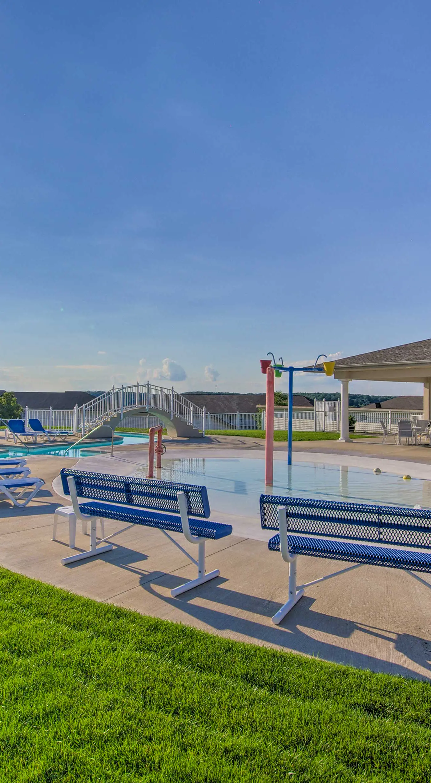 Relax by Pools: Top-Floor Lands End Corner Unit