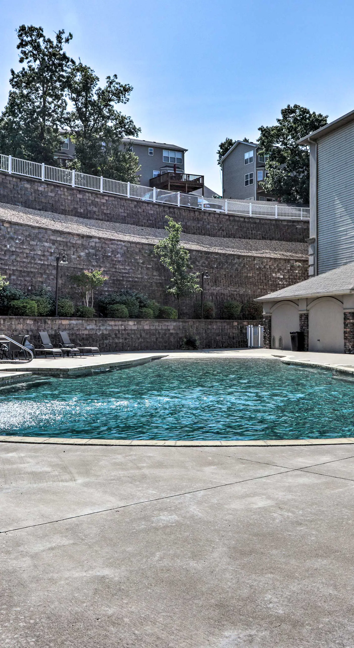 Relax by Pools: Top-Floor Lands End Corner Unit