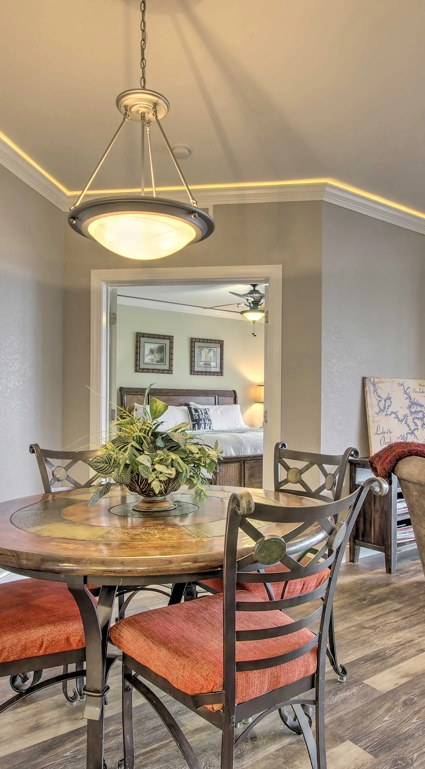Relax by Pools: Top-Floor Lands End Corner Unit