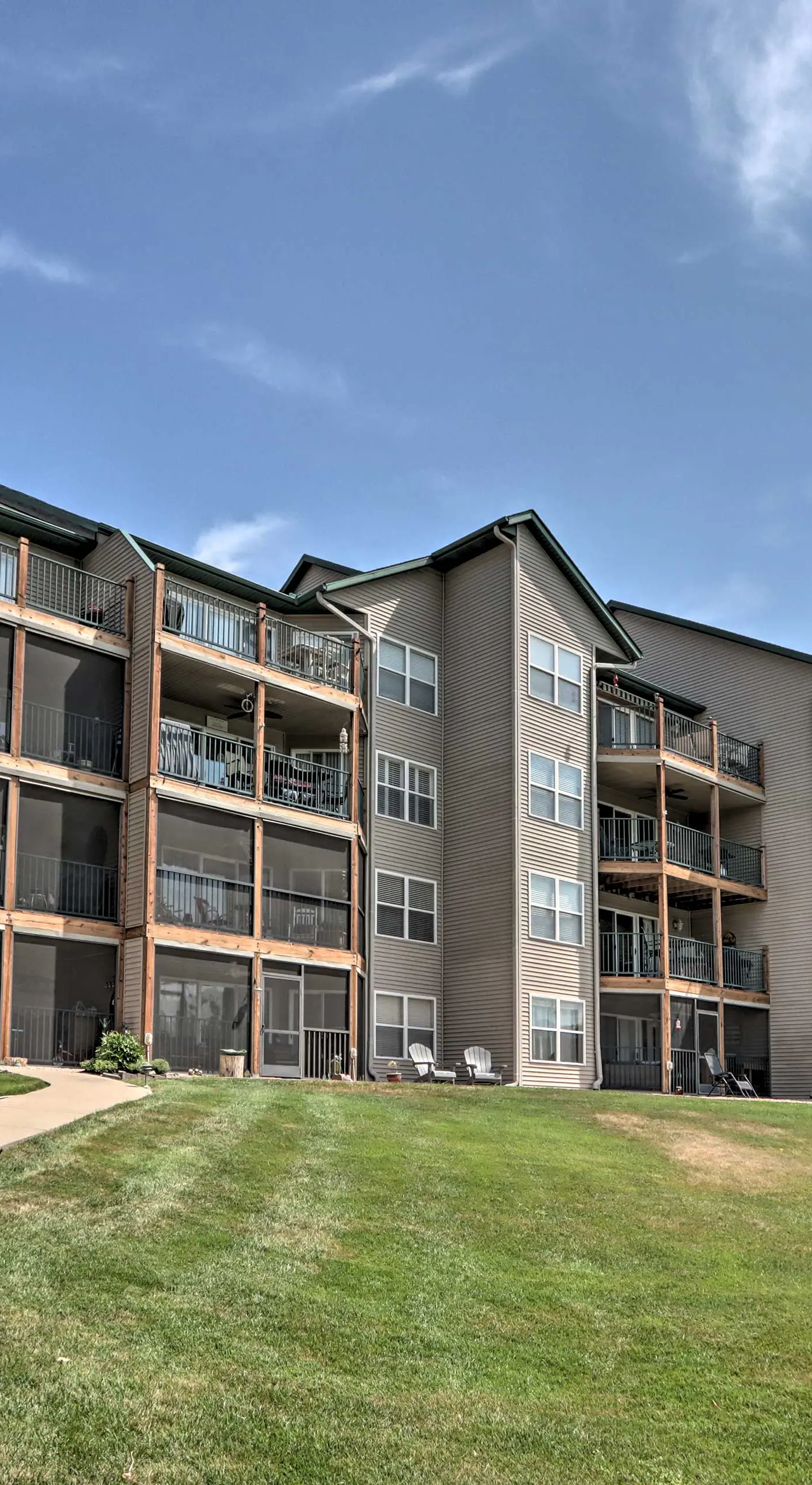 Boat Ramp, Dock & Slip: Step-Free Camdenton Condo!