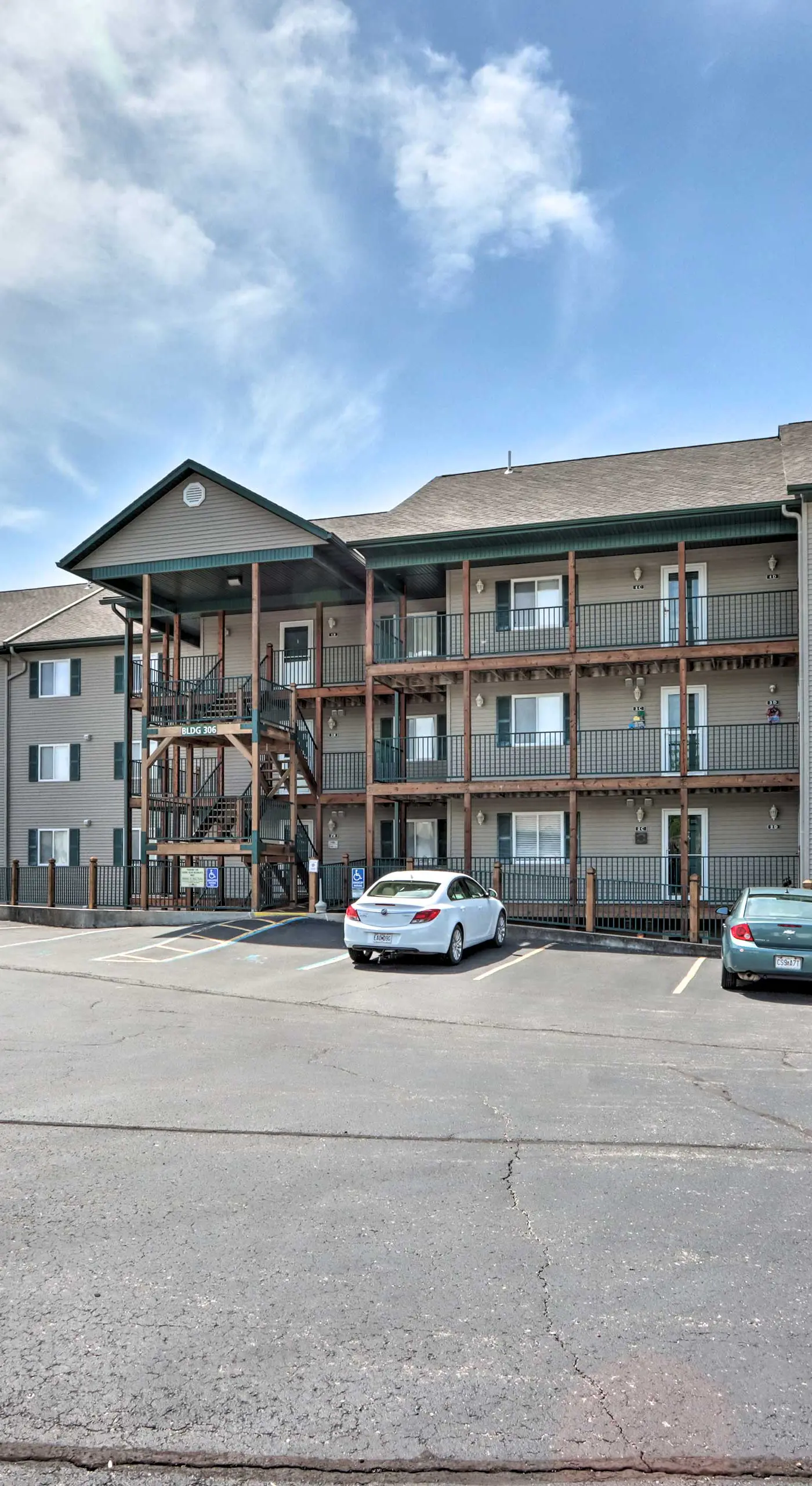 Boat Ramp, Dock & Slip: Step-Free Camdenton Condo!