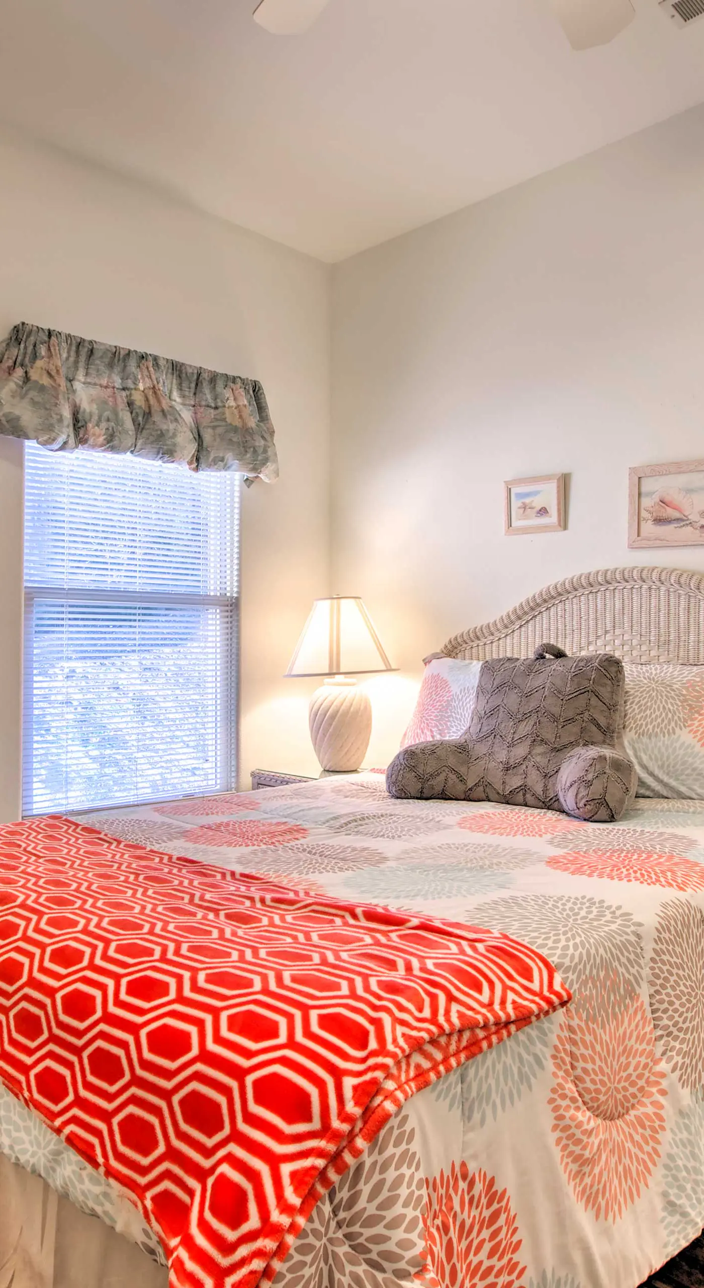 Channel-View Lake Ozark Condo for Shootout Weekend
