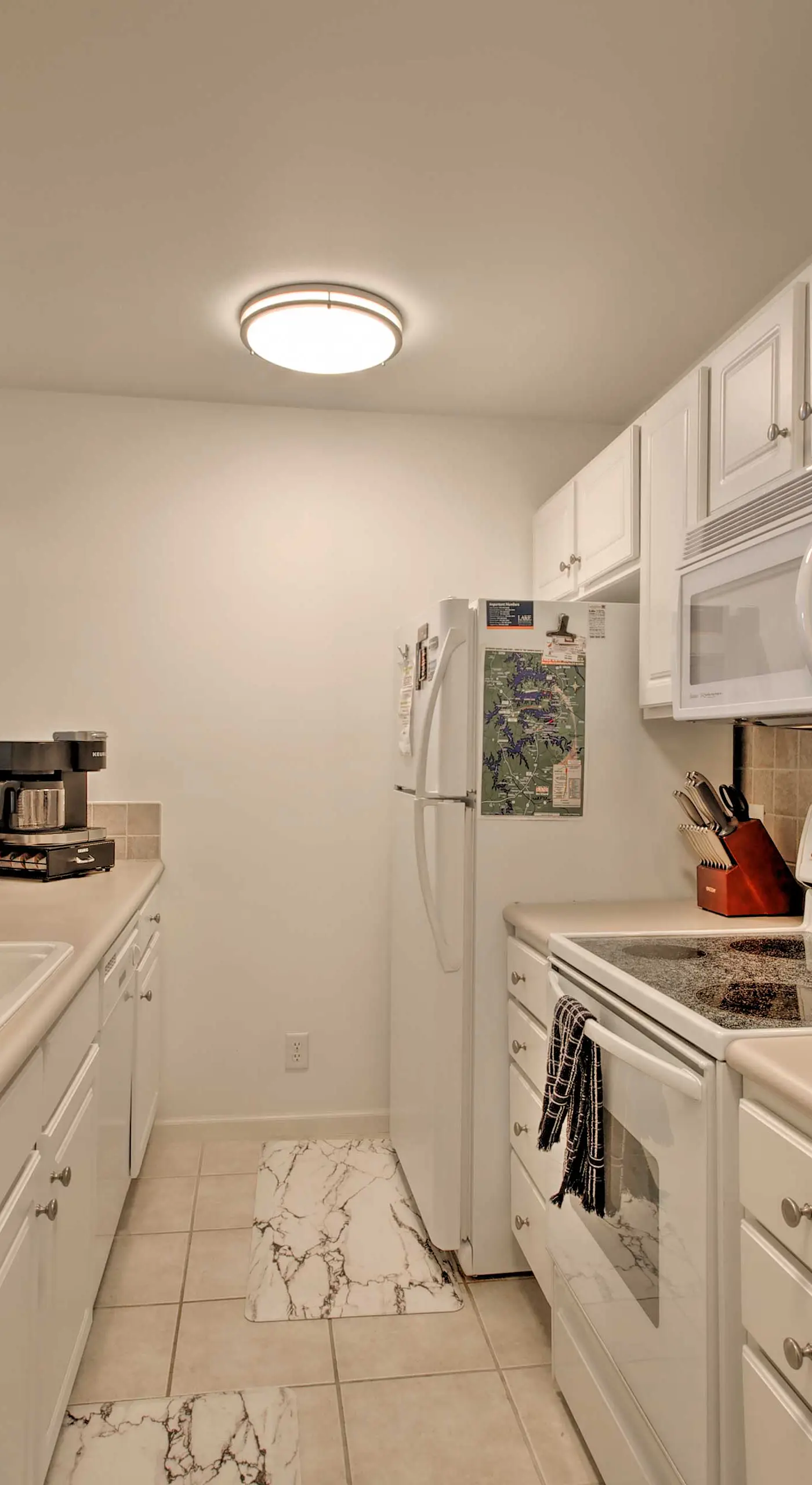 Channel-View Lake Ozark Condo for Shootout Weekend