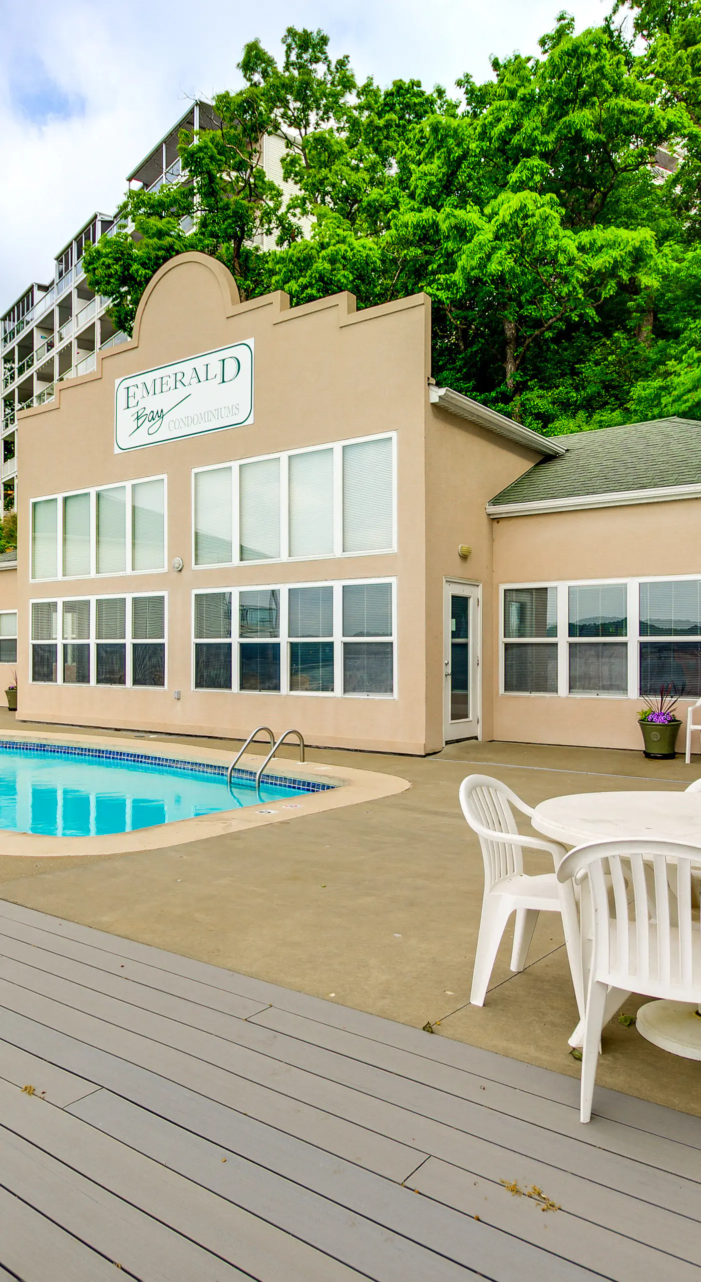 Channel-View Lake Ozark Condo for Shootout Weekend