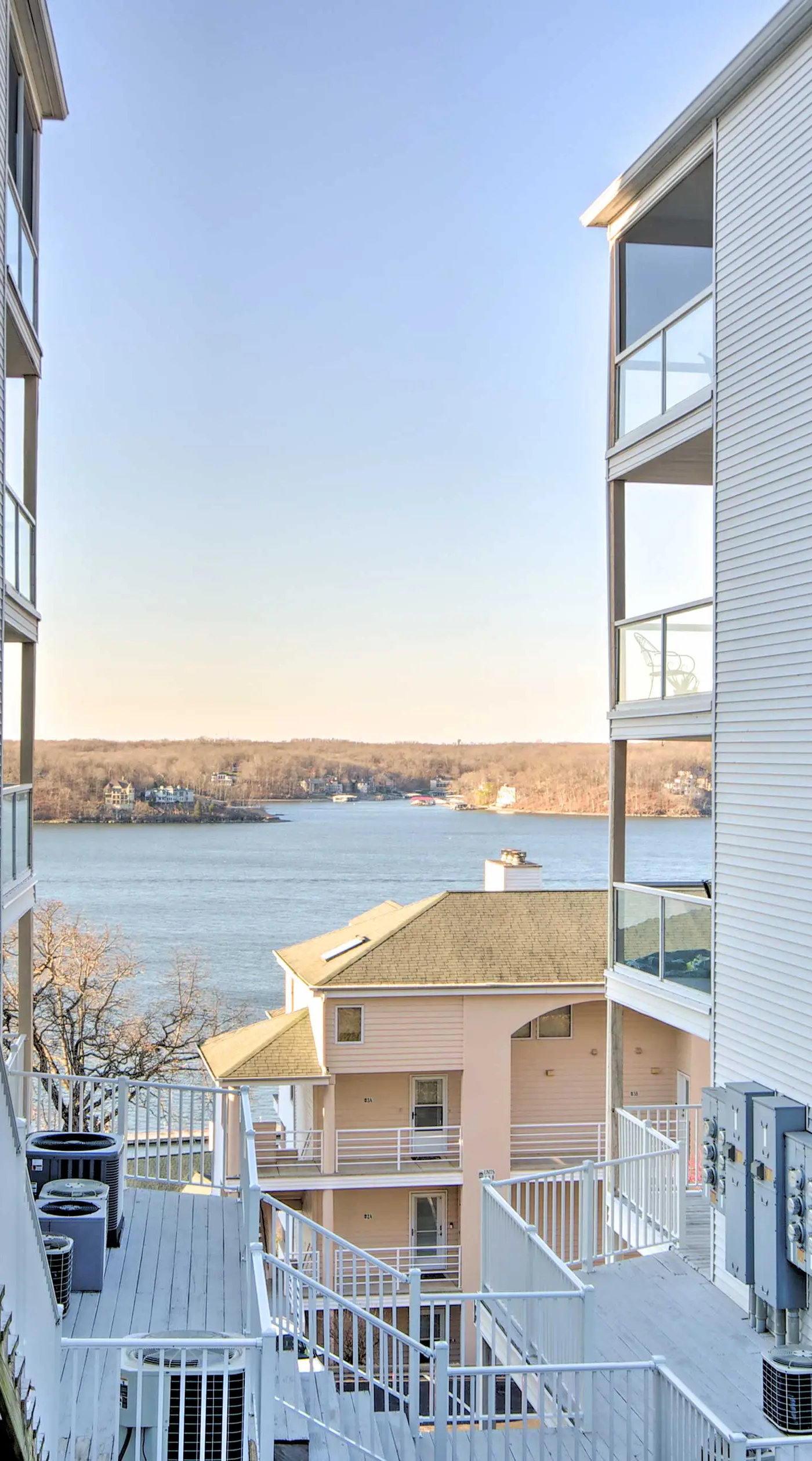 Channel-View Lake Ozark Condo for Shootout Weekend