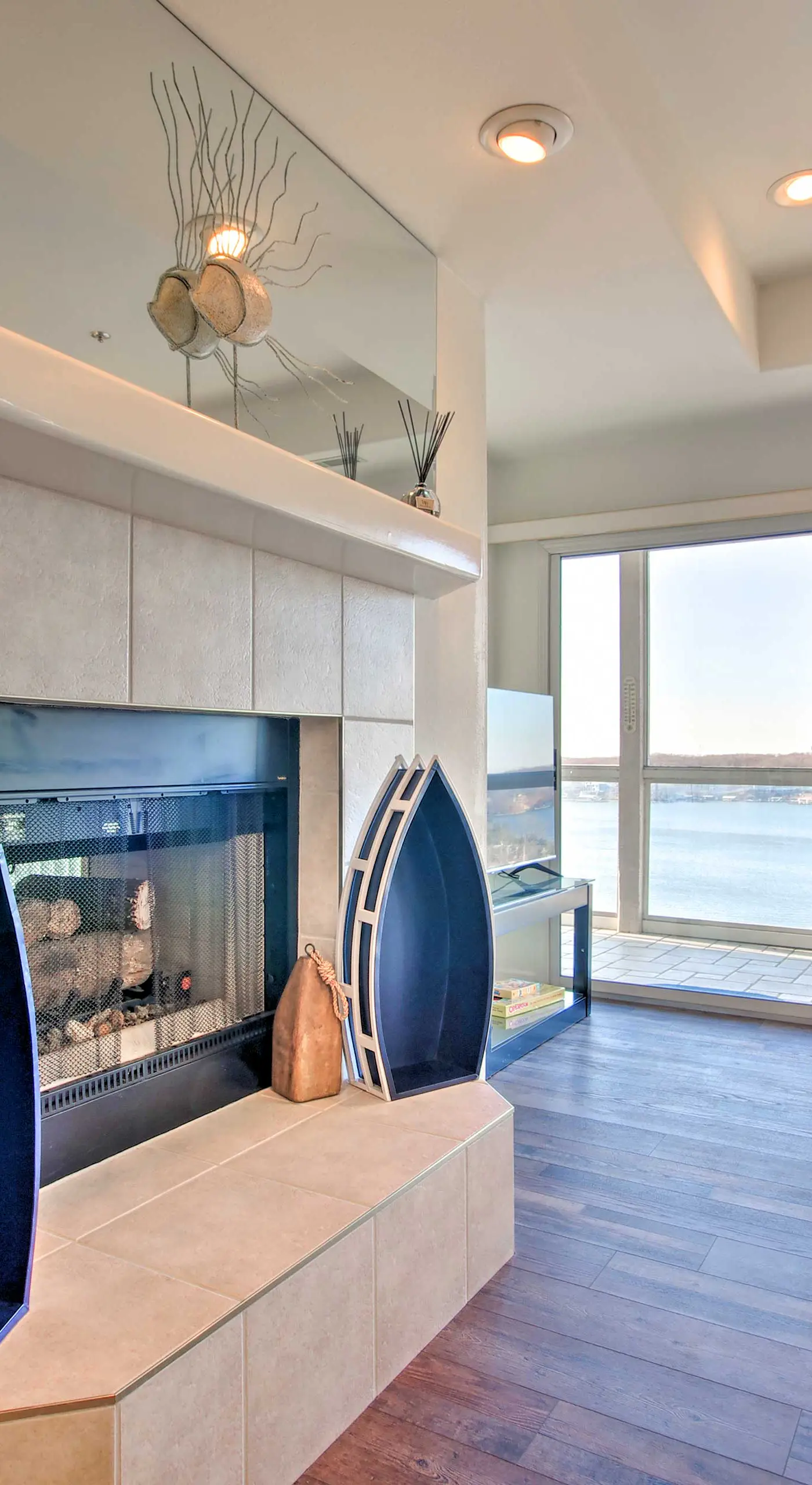 Channel-View Lake Ozark Condo for Shootout Weekend
