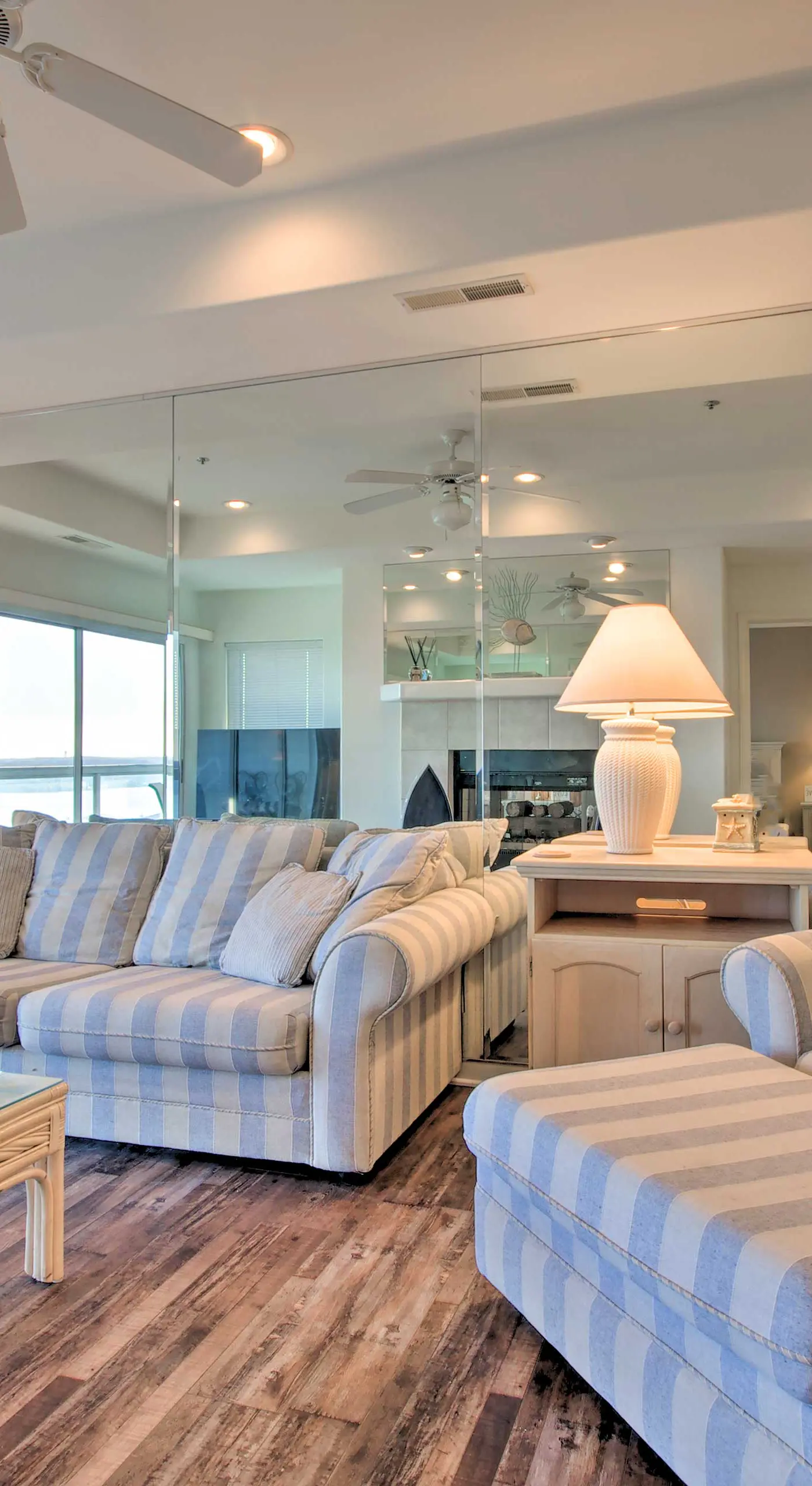 Channel-View Lake Ozark Condo for Shootout Weekend