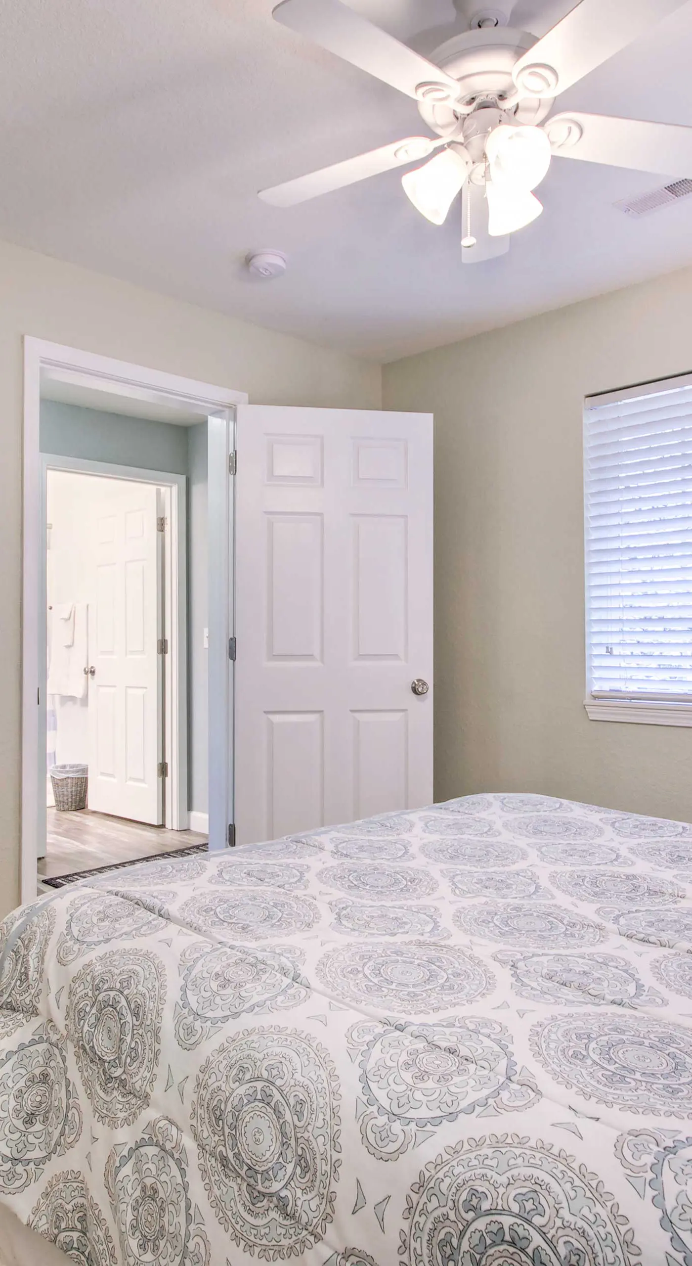 Furnished Balcony, Pool! Waterfront Lake Ozark Gem
