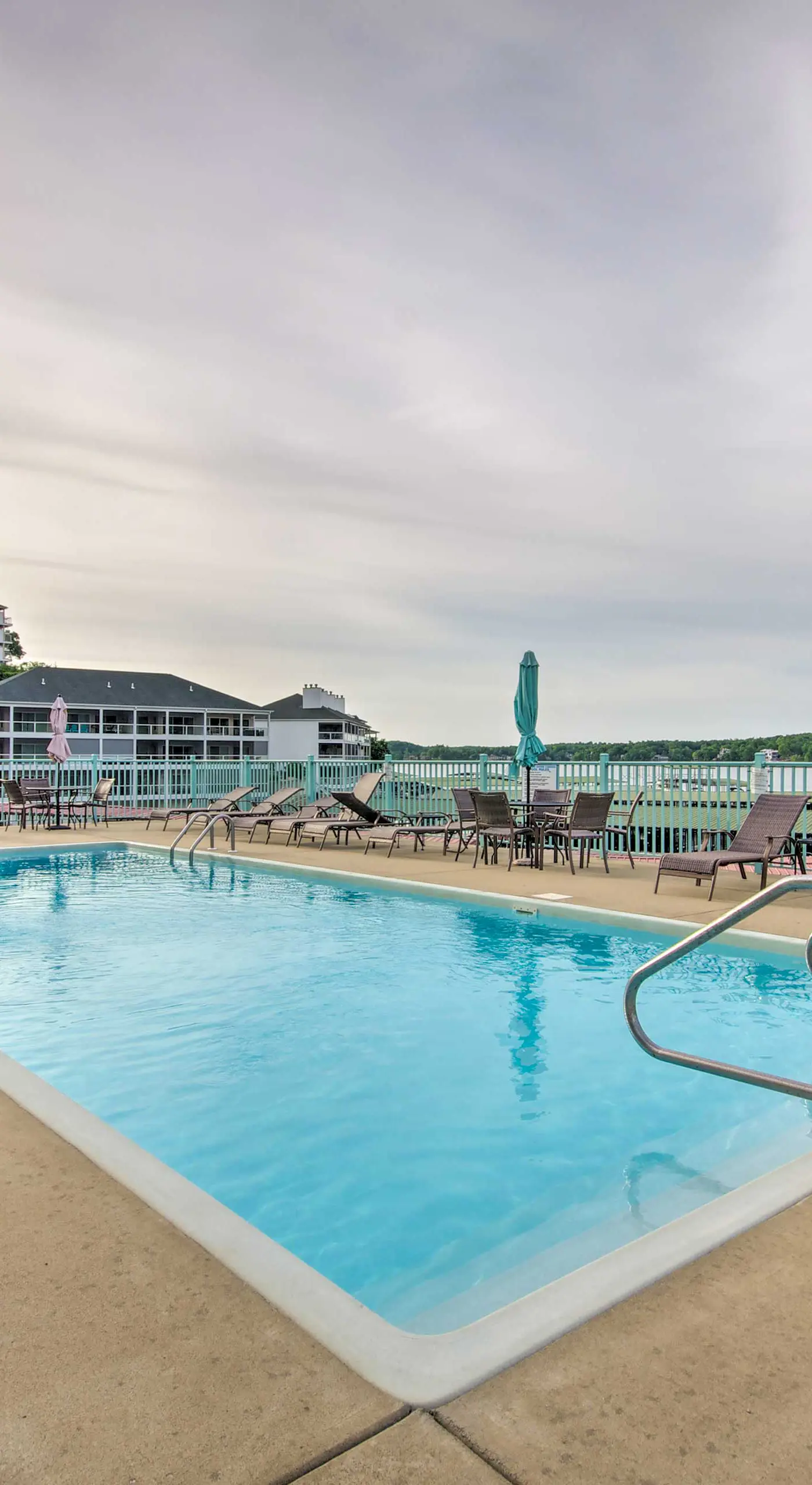 Furnished Balcony, Pool! Waterfront Lake Ozark Gem