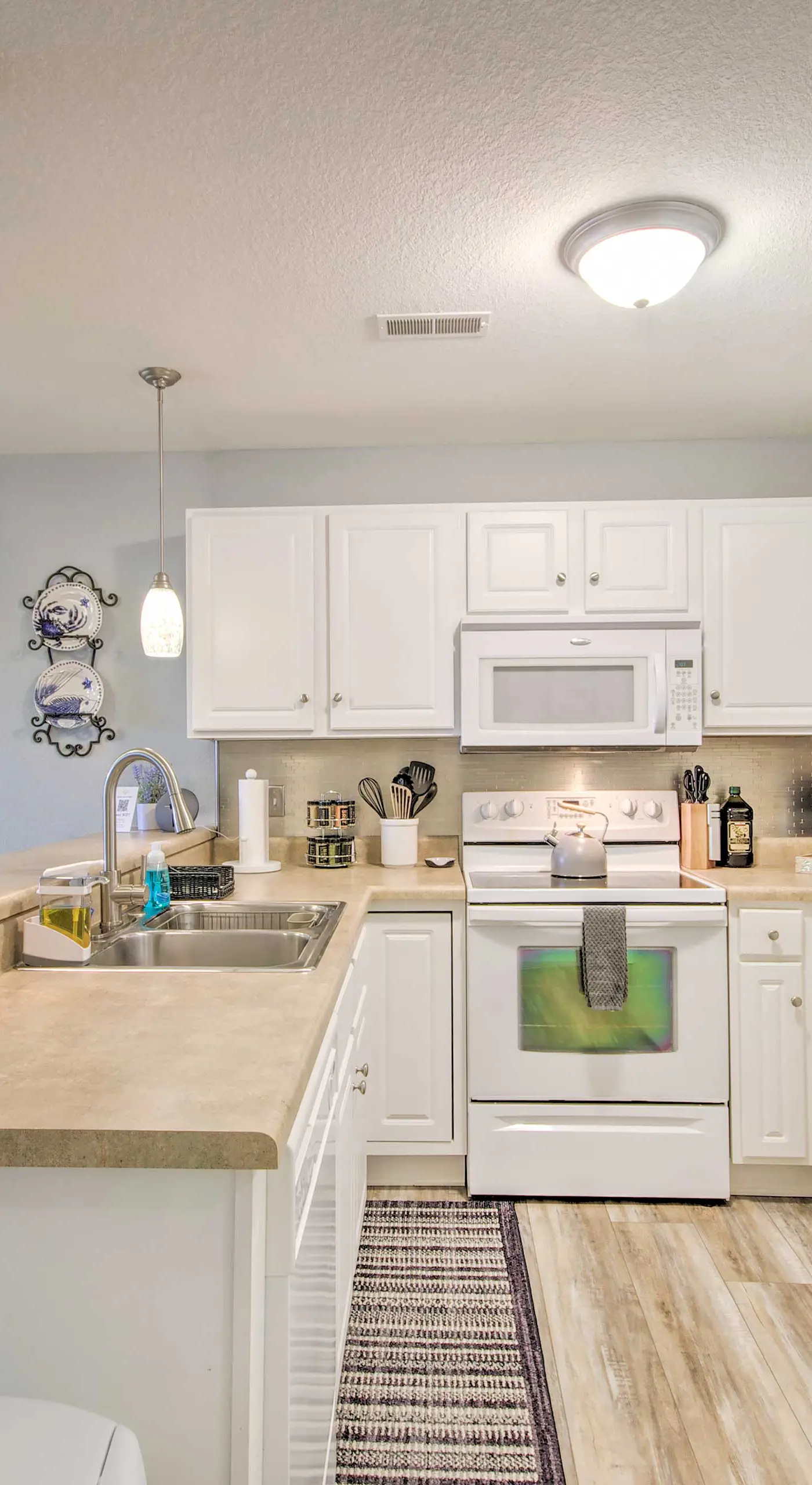 Furnished Balcony, Pool! Waterfront Lake Ozark Gem