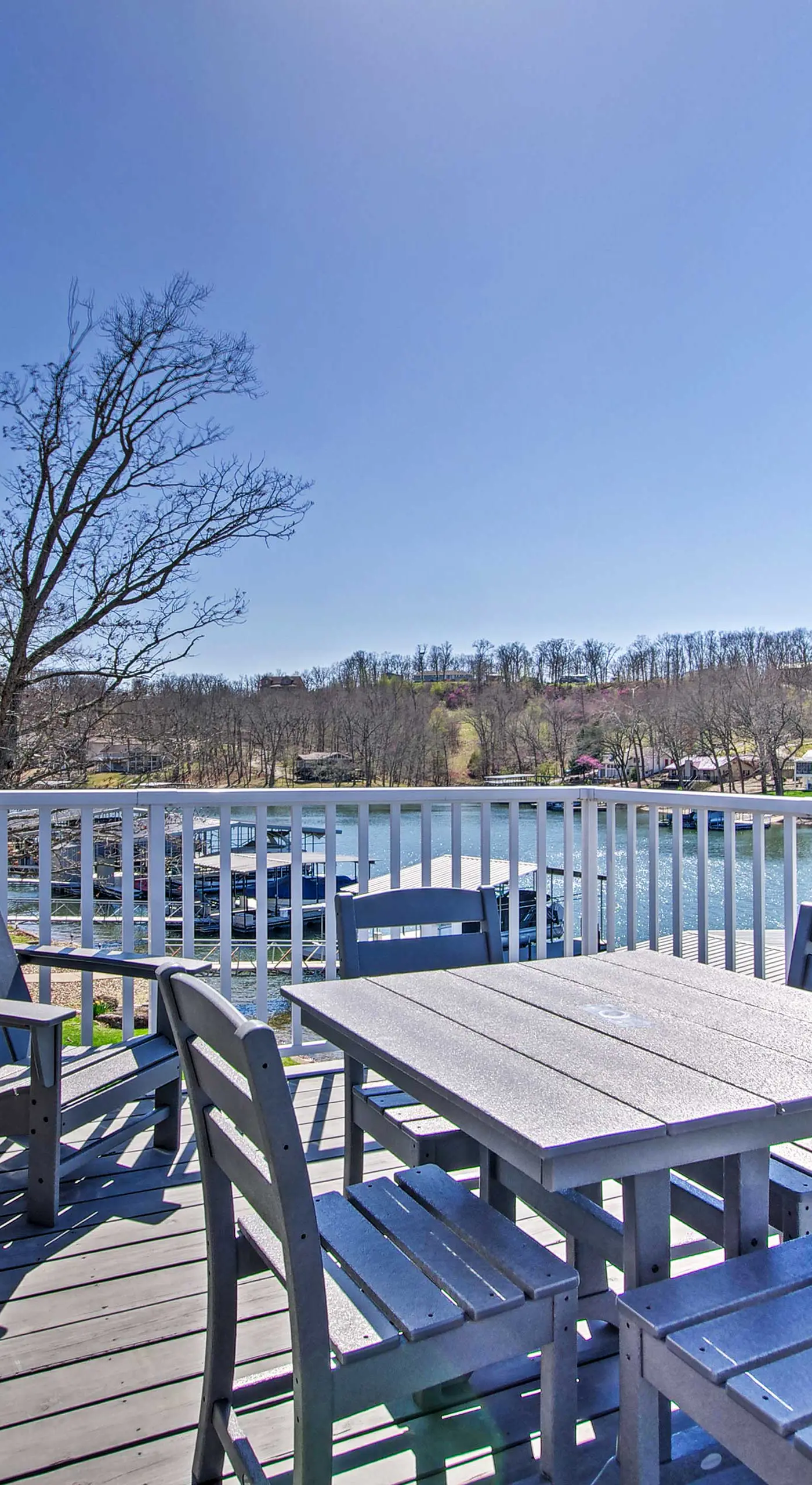 Boat Dock, Lake-View Decks! Ozarks Reunion Retreat