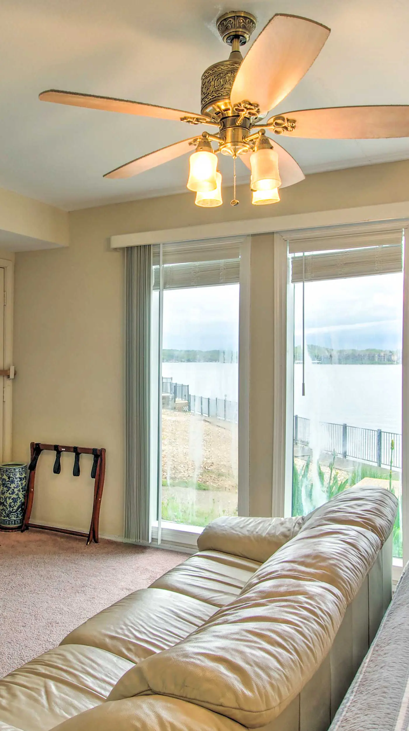 Pool Days & Water Fun Await: Lake Ozark Escape!