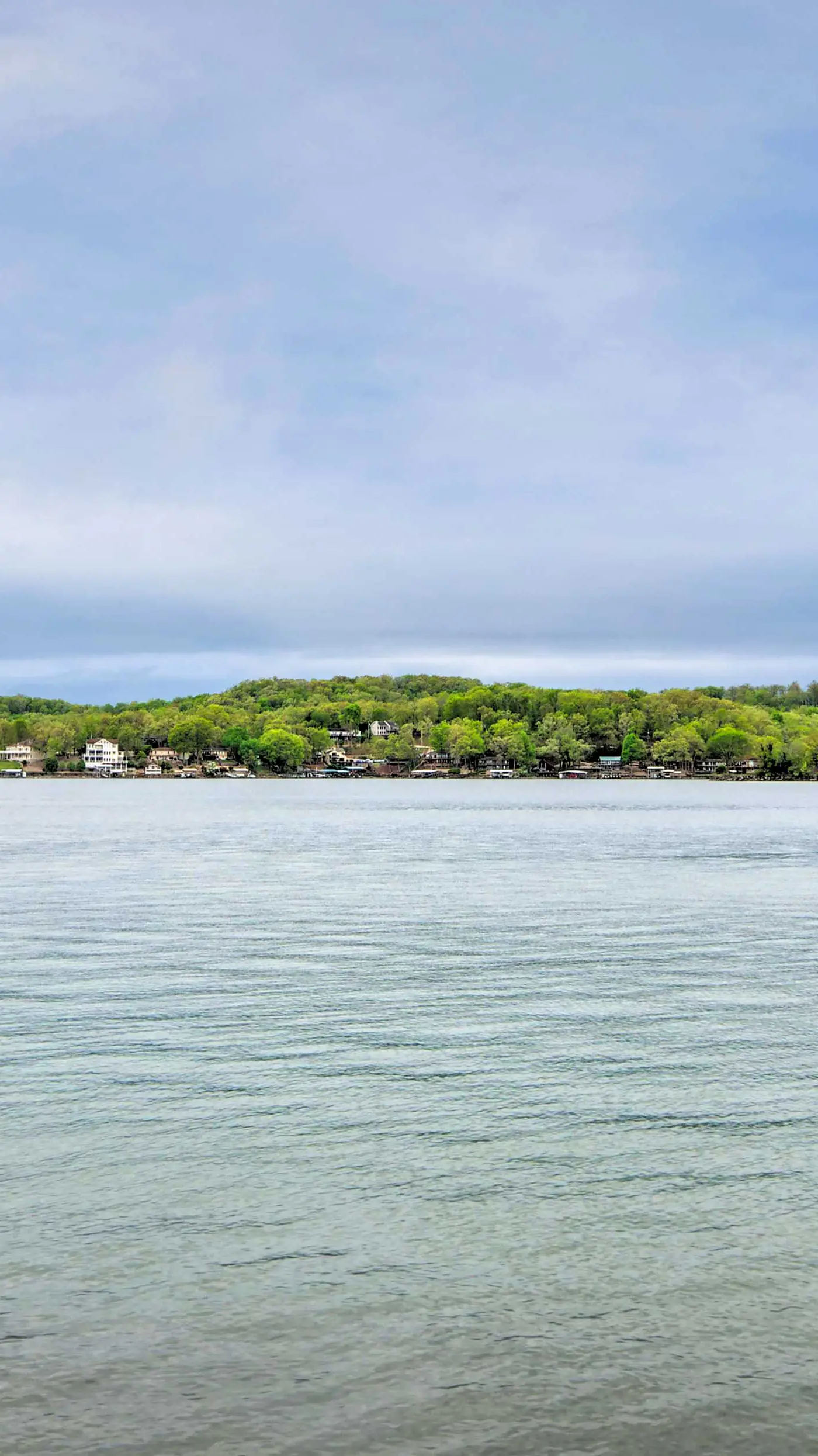 Pool Days & Water Fun Await: Lake Ozark Escape!
