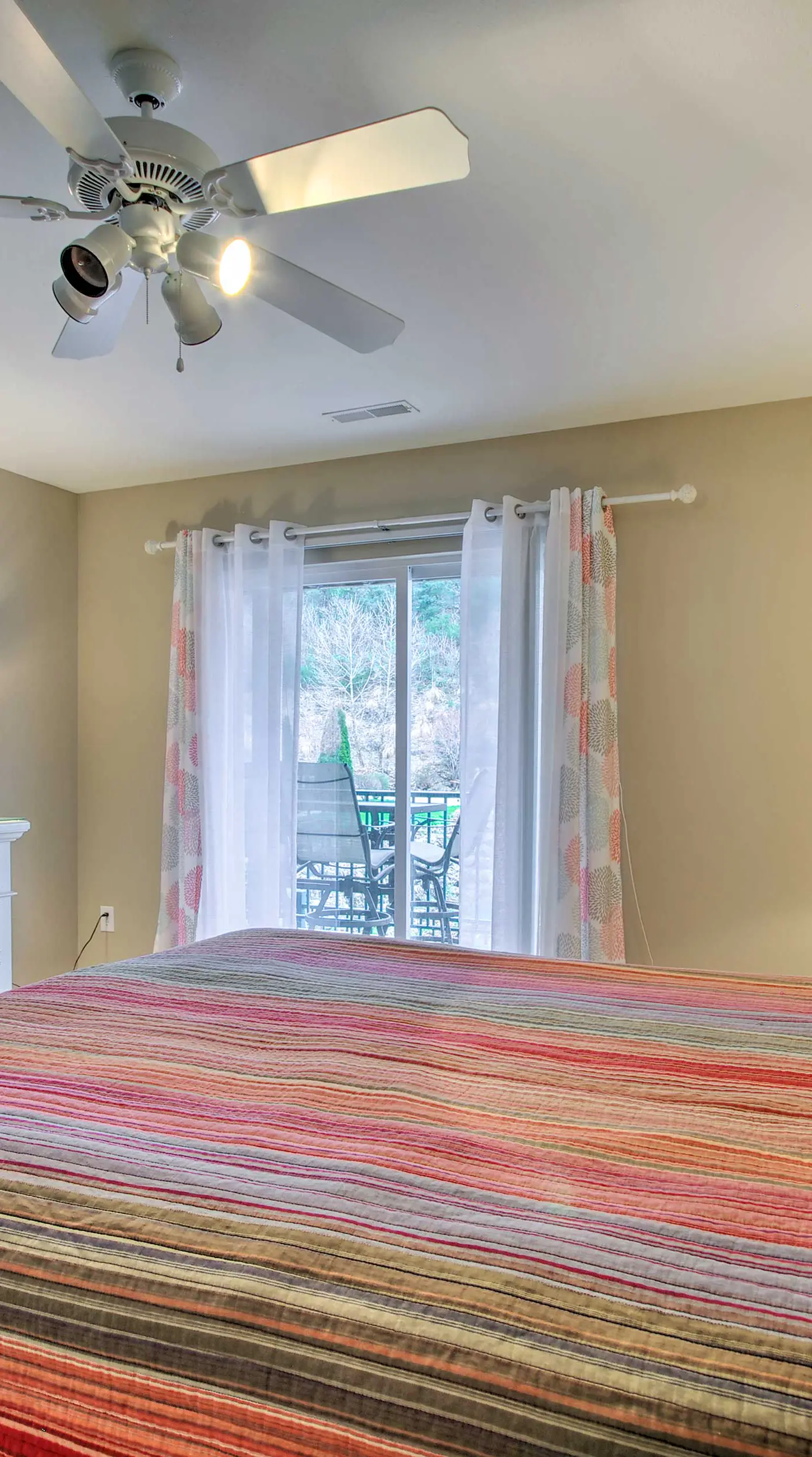 Lake-View Patio, Pool Table! Camdenton Family Unit