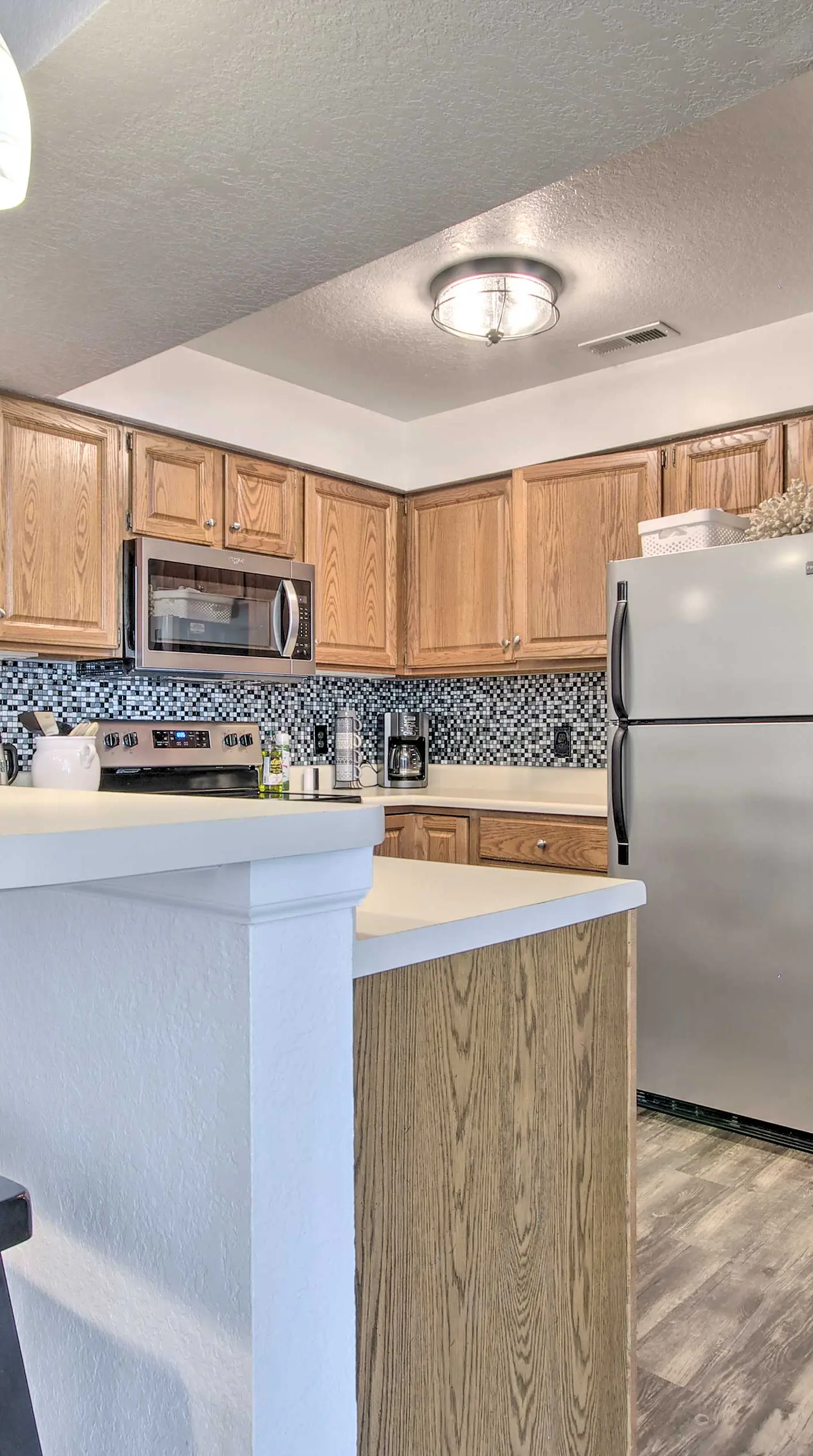 Lake-View Patio, Pool Access! Regatta Bay Condo