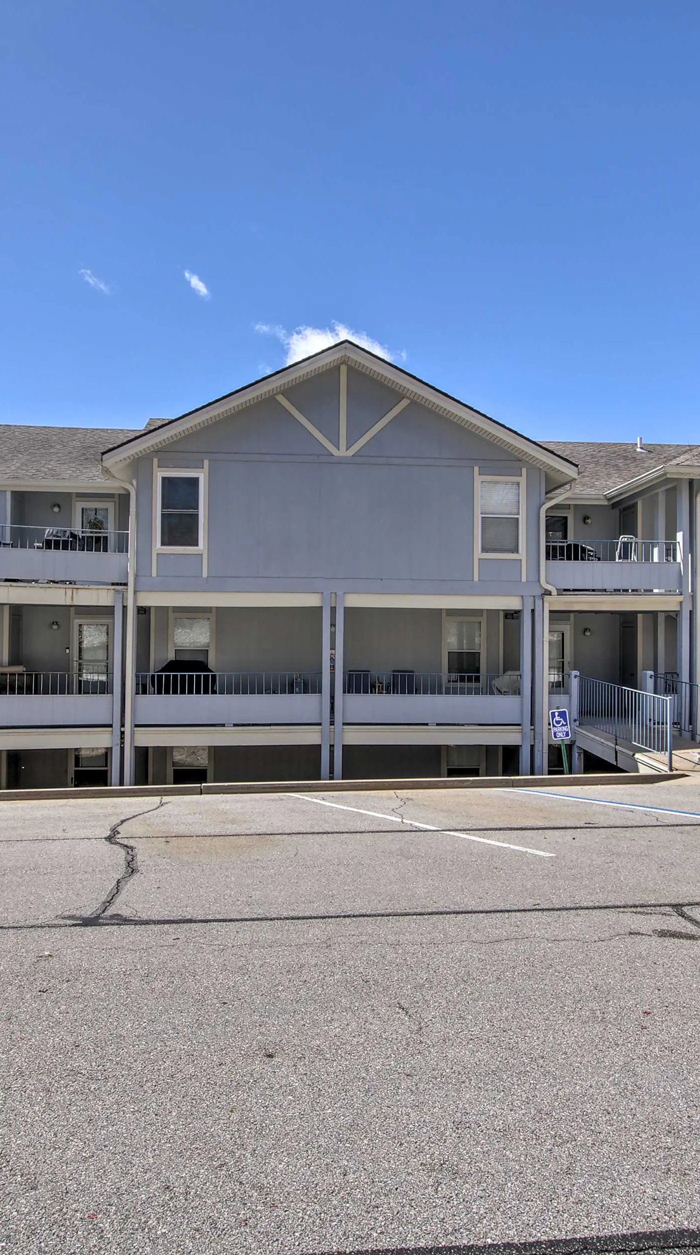Lake-View Patio, Pool Access! Regatta Bay Condo