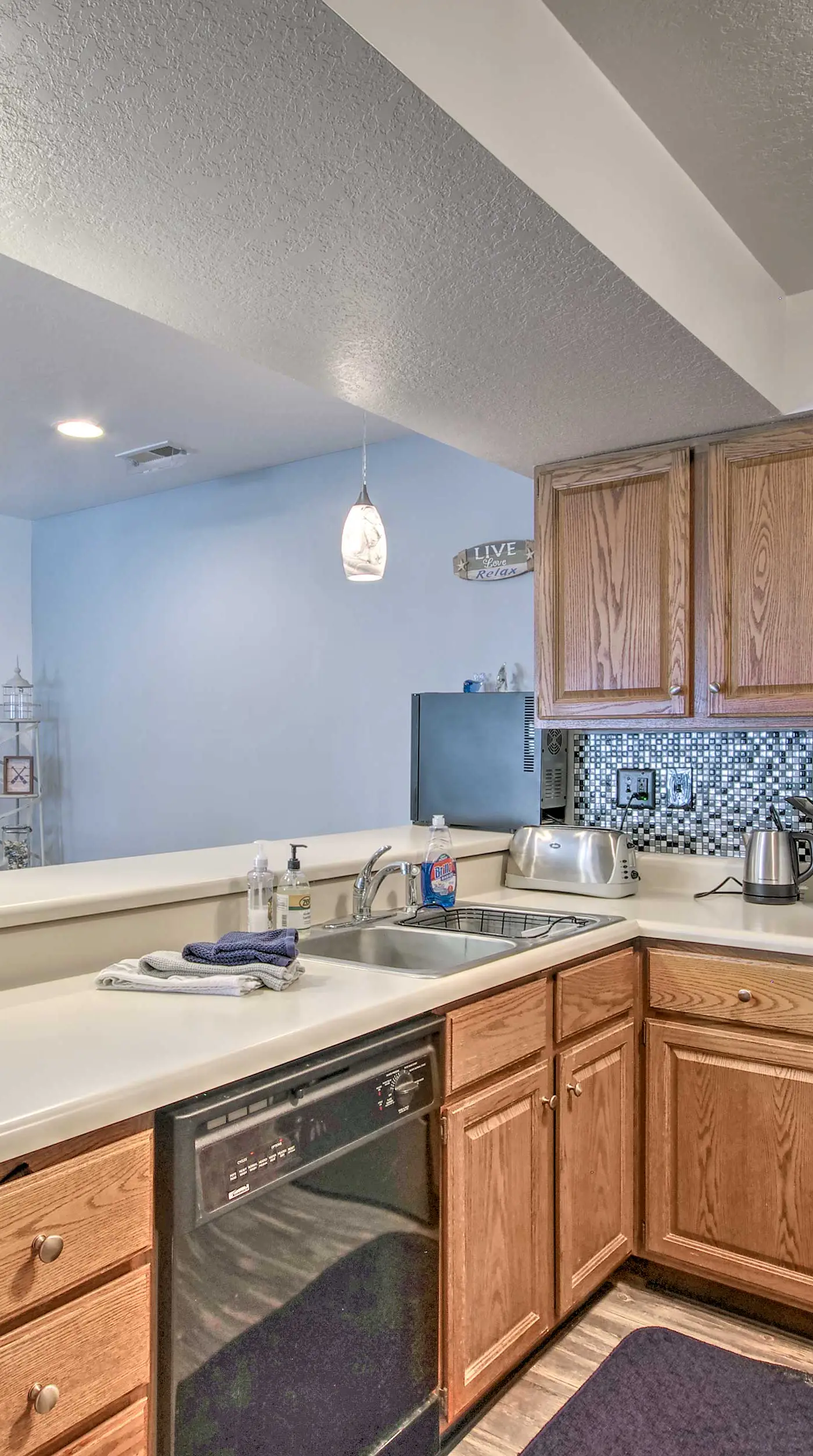 Lake-View Patio, Pool Access! Regatta Bay Condo