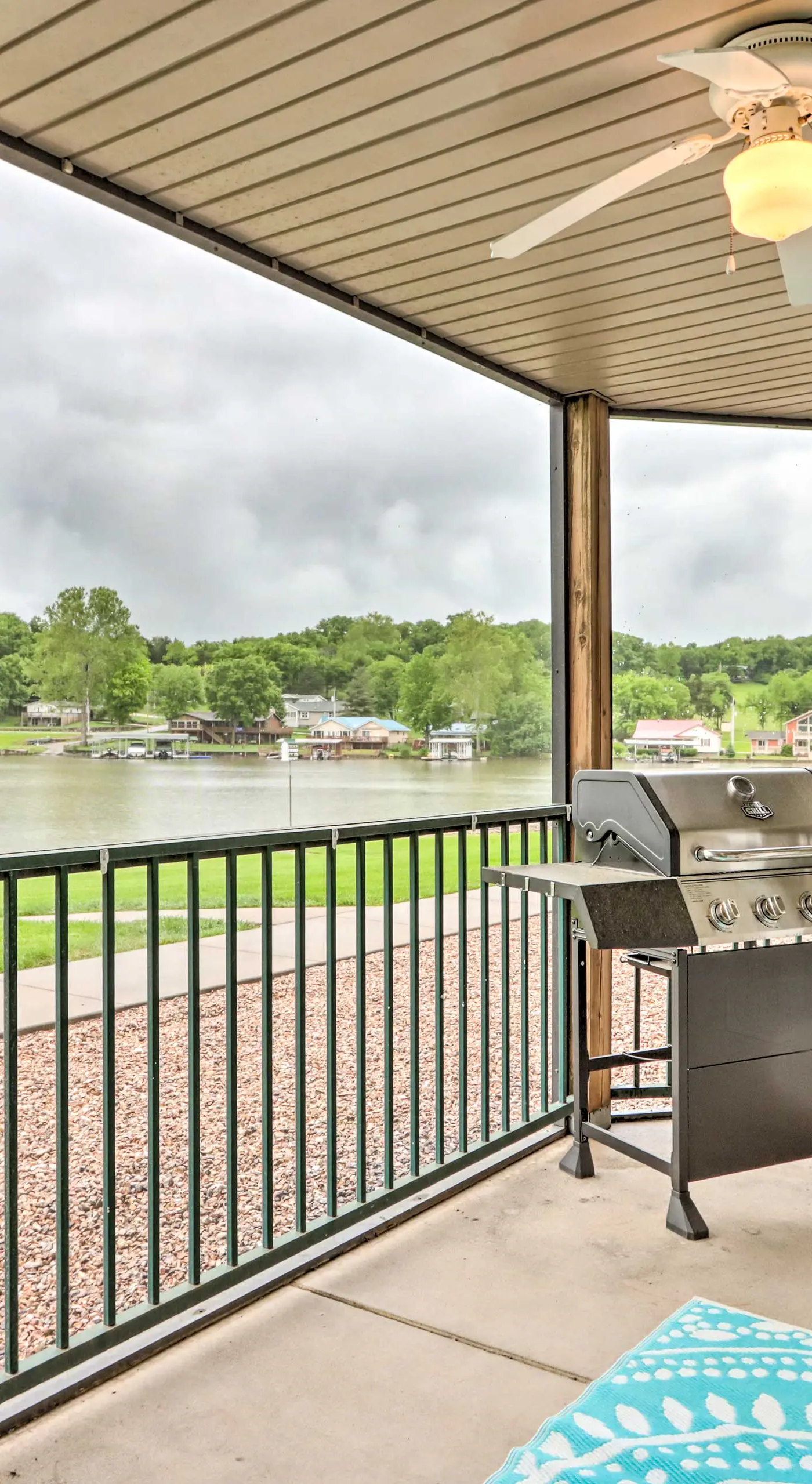 Poolside Fun! Lake-View Camdenton Condo