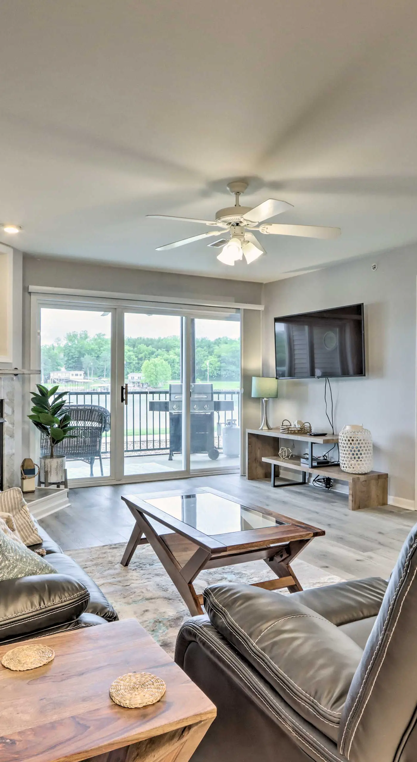 Poolside Fun! Lake-View Camdenton Condo