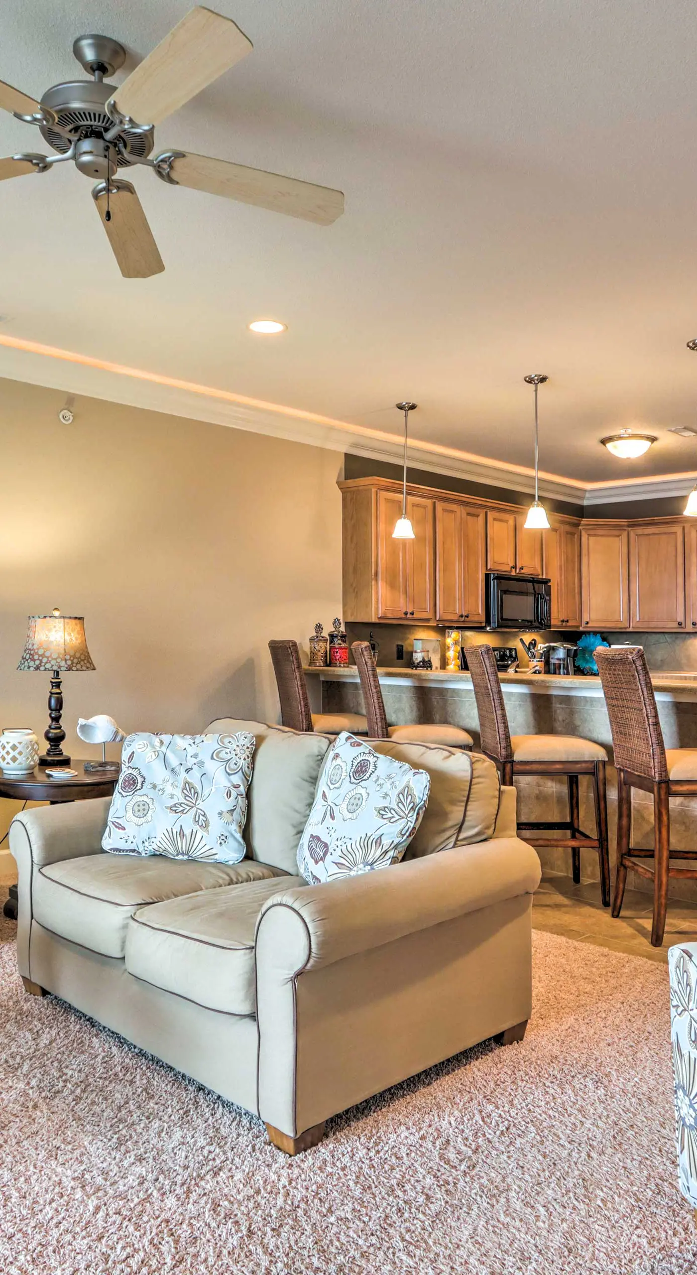 Lakefront Patio, Pool Access! Lands End Condo