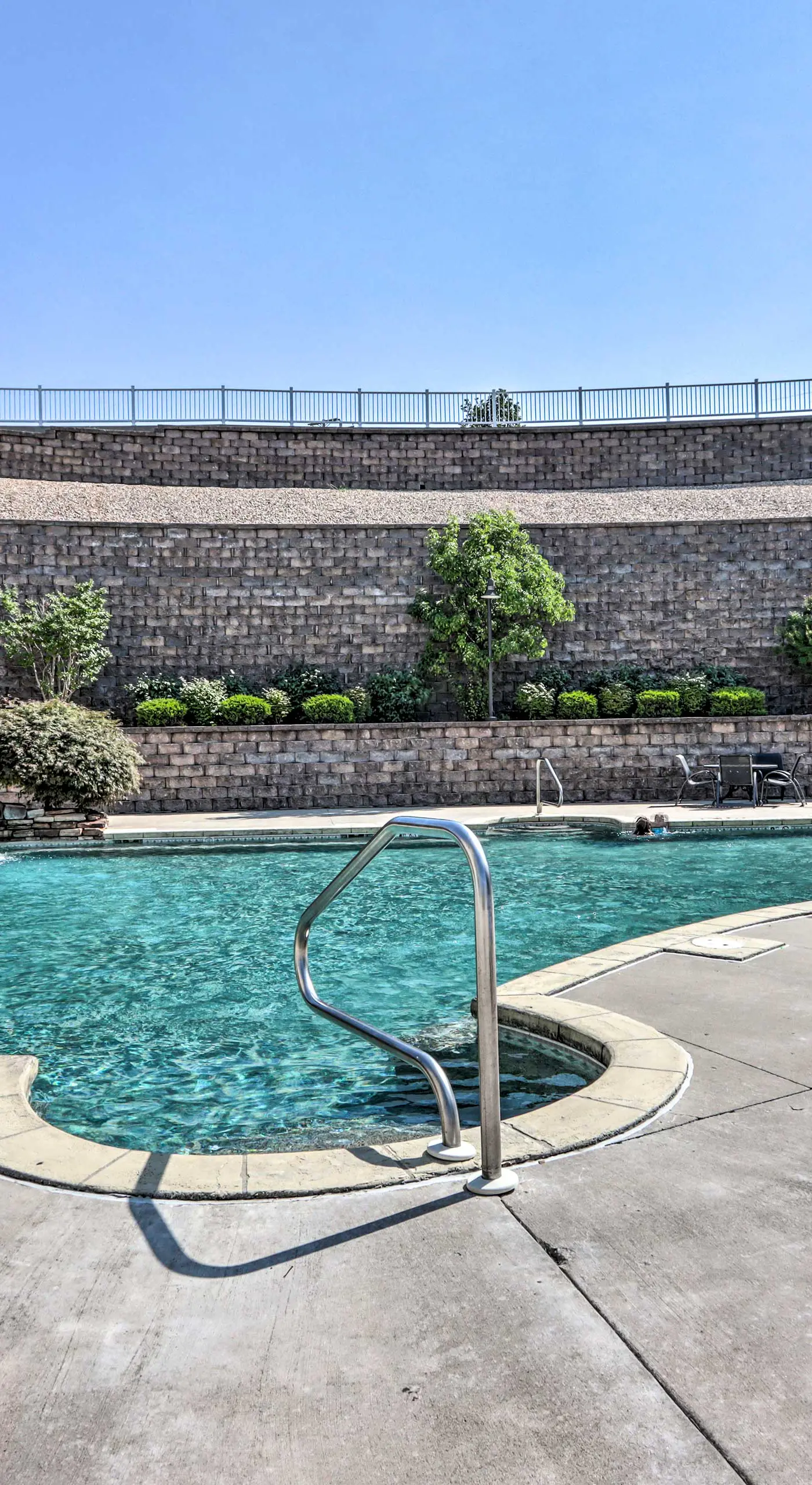 Lakefront Patio, Pool Access! Lands End Condo
