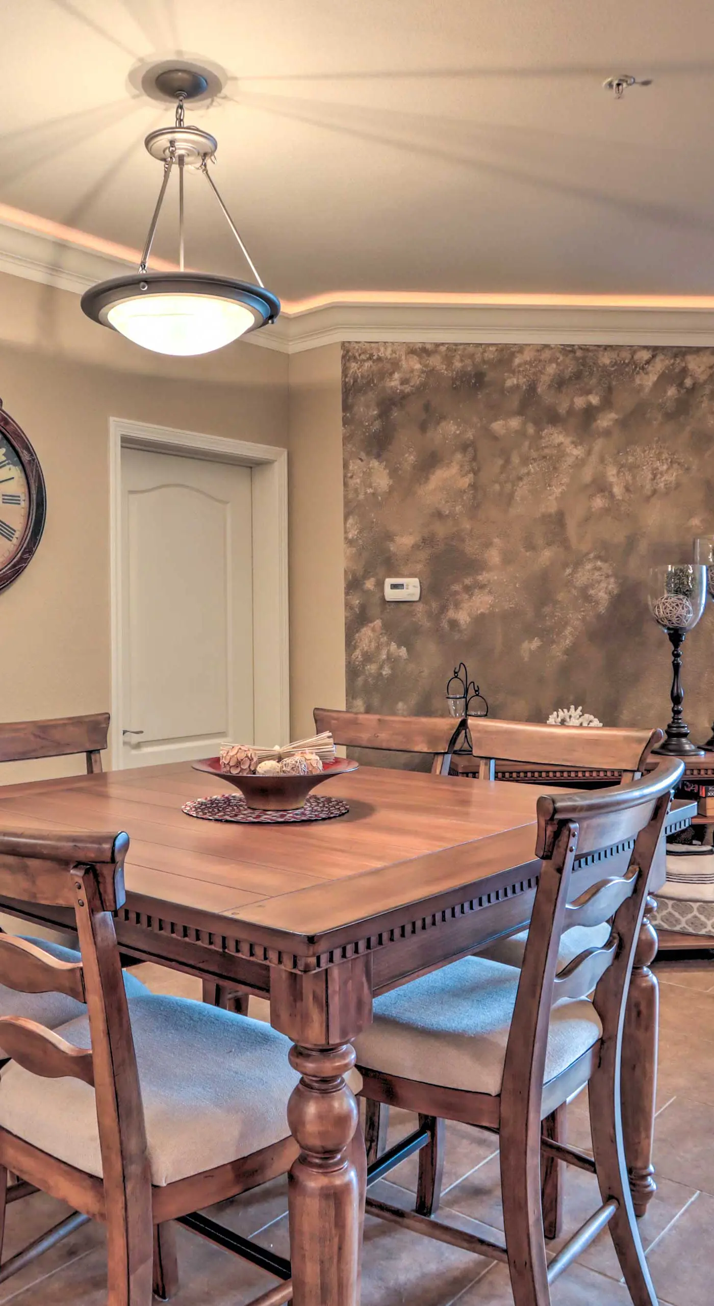 Lakefront Patio, Pool Access! Lands End Condo