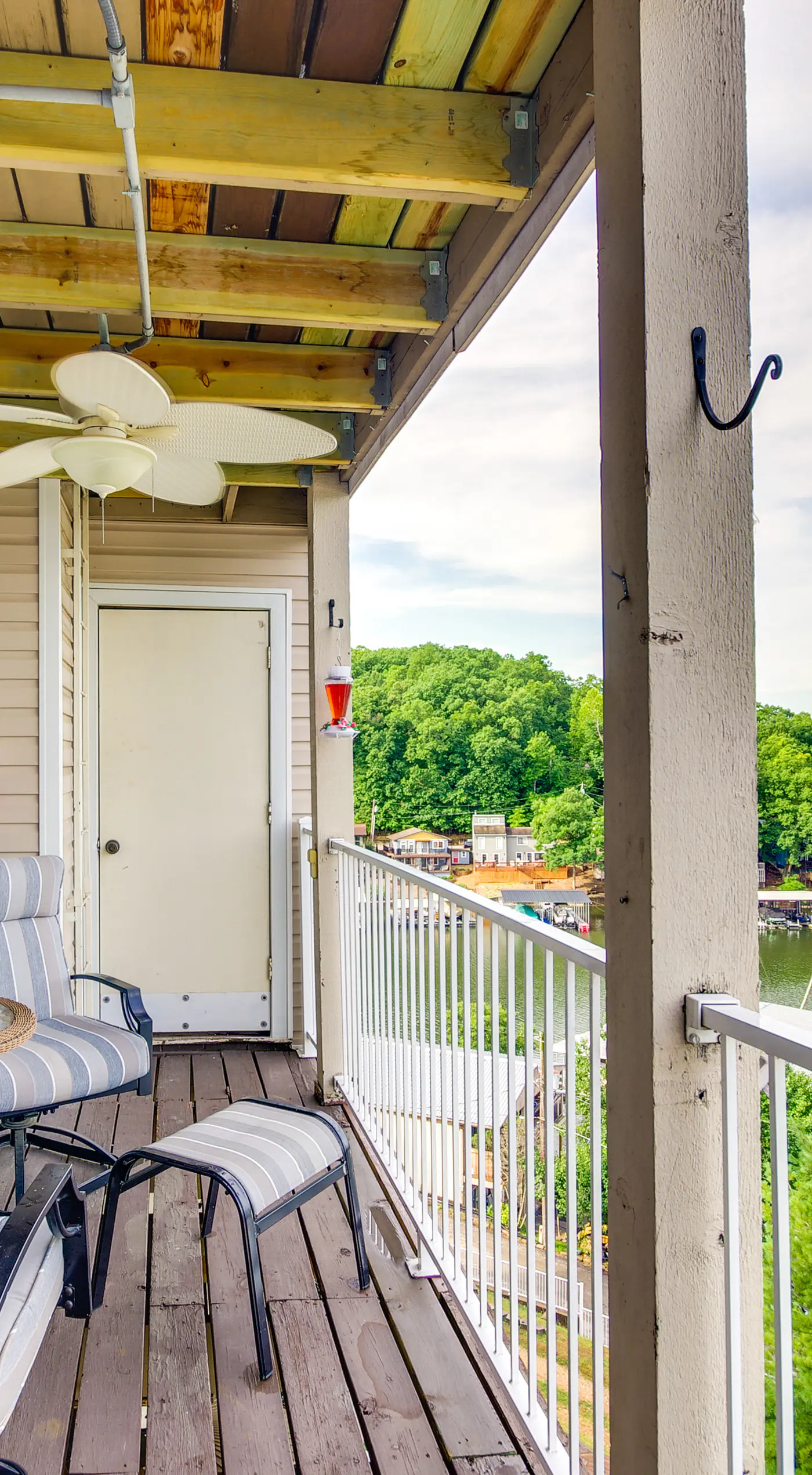 Cozy Lake Ozark Condo Rental w/ Grill, Pool Access