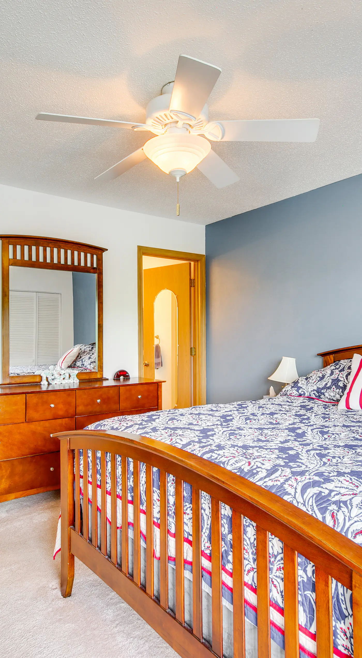 Cozy Lake Ozark Condo Rental w/ Grill, Pool Access