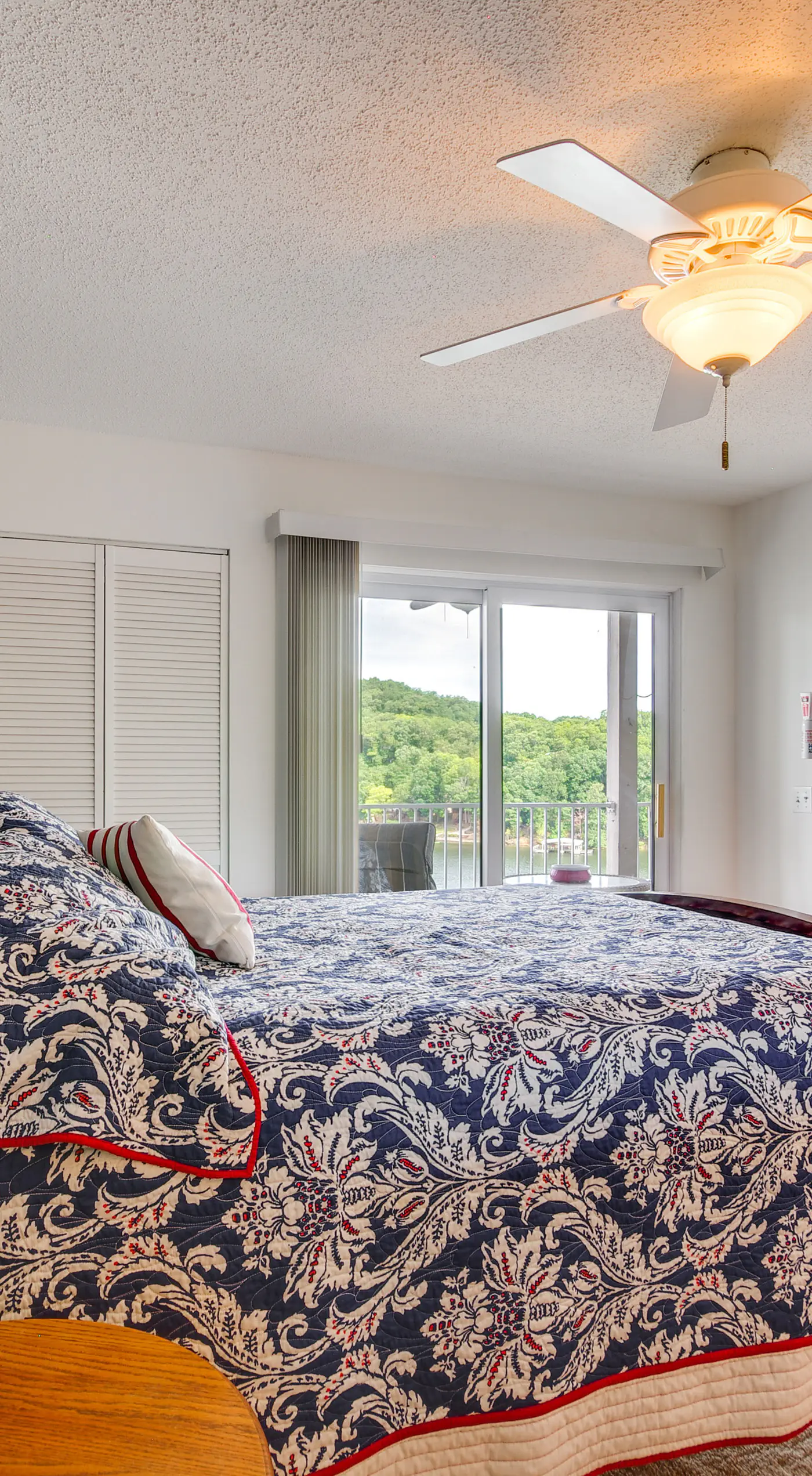 Cozy Lake Ozark Condo Rental w/ Grill, Pool Access