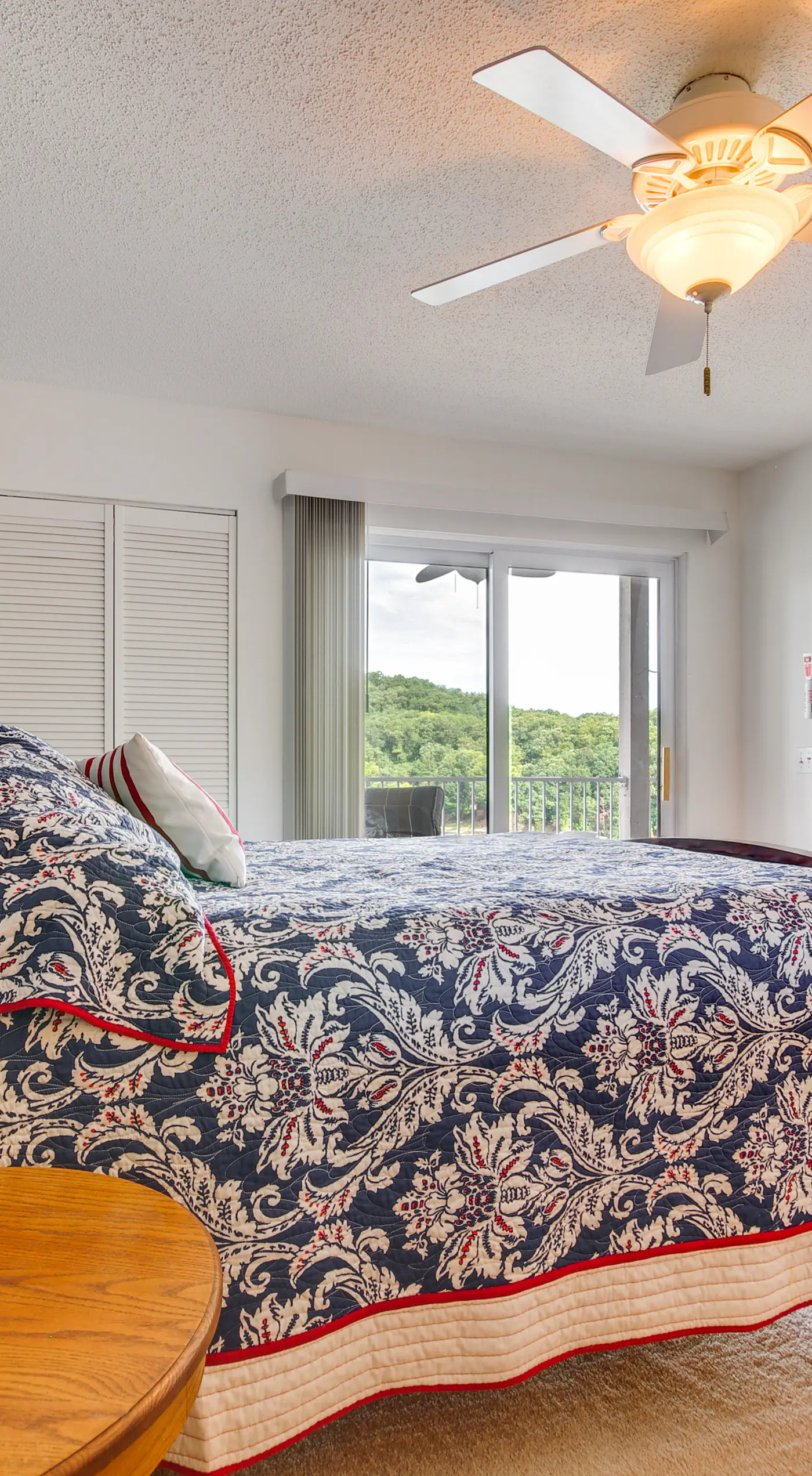 Cozy Lake Ozark Condo Rental w/ Grill, Pool Access
