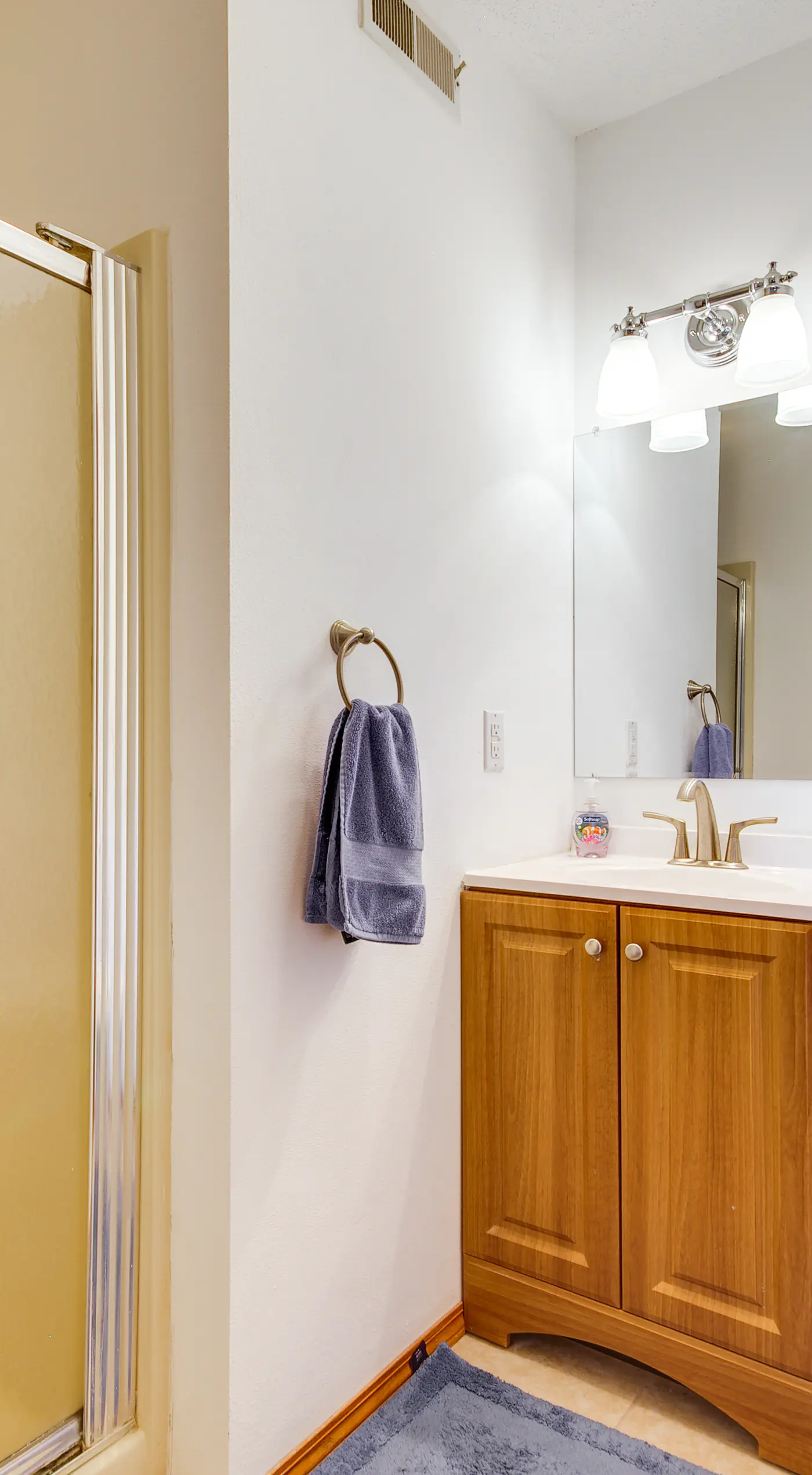 Cozy Lake Ozark Condo Rental w/ Grill, Pool Access