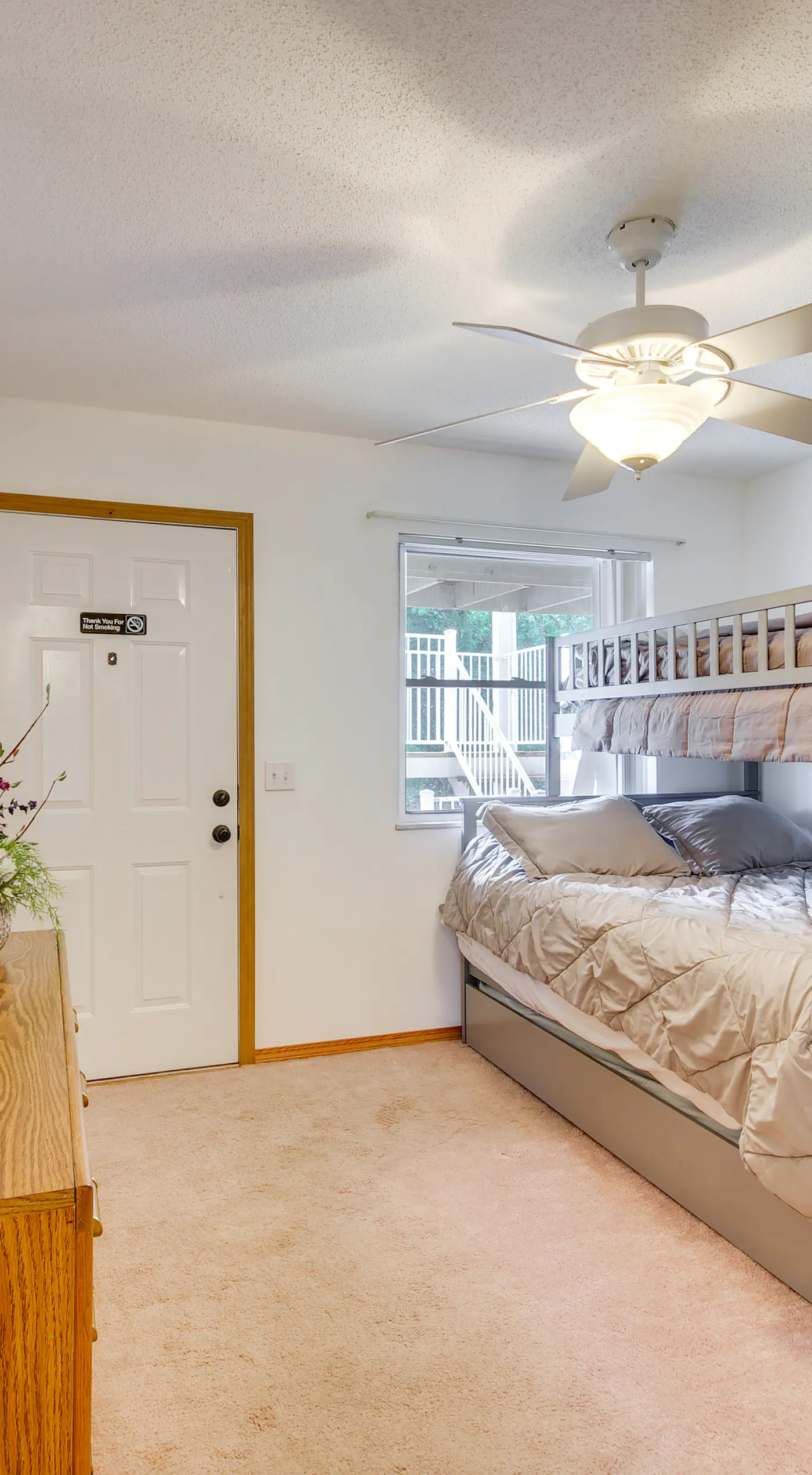 Cozy Lake Ozark Condo Rental w/ Grill, Pool Access
