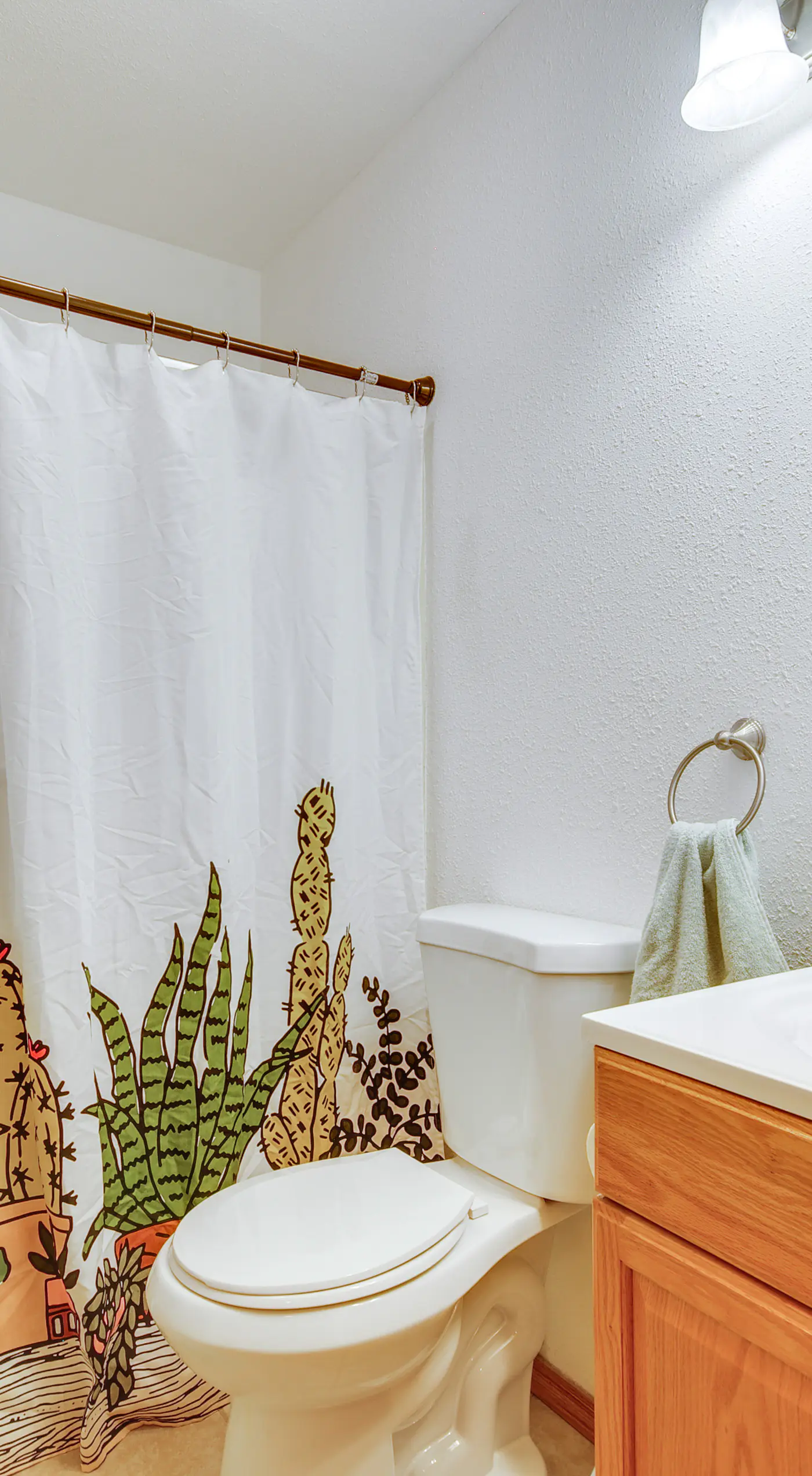 Cozy Lake Ozark Condo Rental w/ Grill, Pool Access